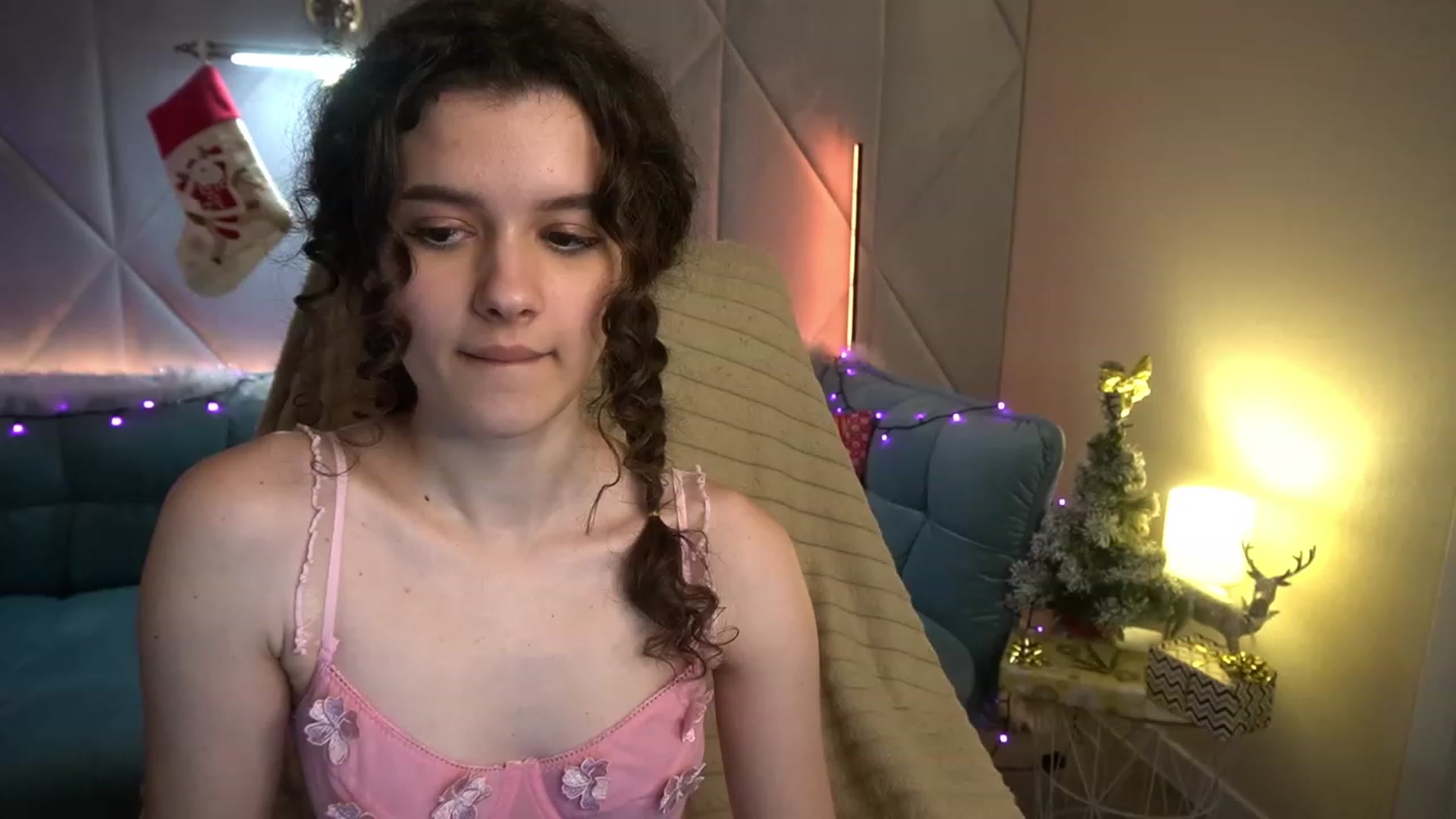 Gallery image thumbnail from Sherry_Li's myfreecams stream on, 12/24/2022, 14:50 image 17 of 20