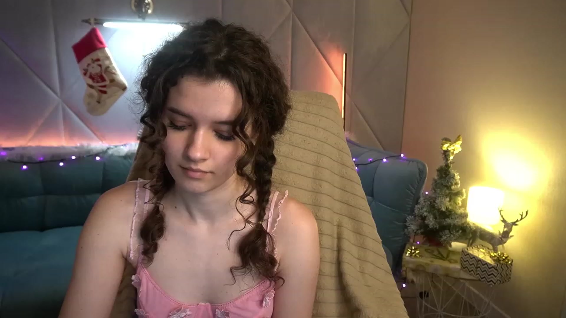Gallery image thumbnail from Sherry_Li's myfreecams stream on, 12/24/2022, 14:50 image 2 of 20