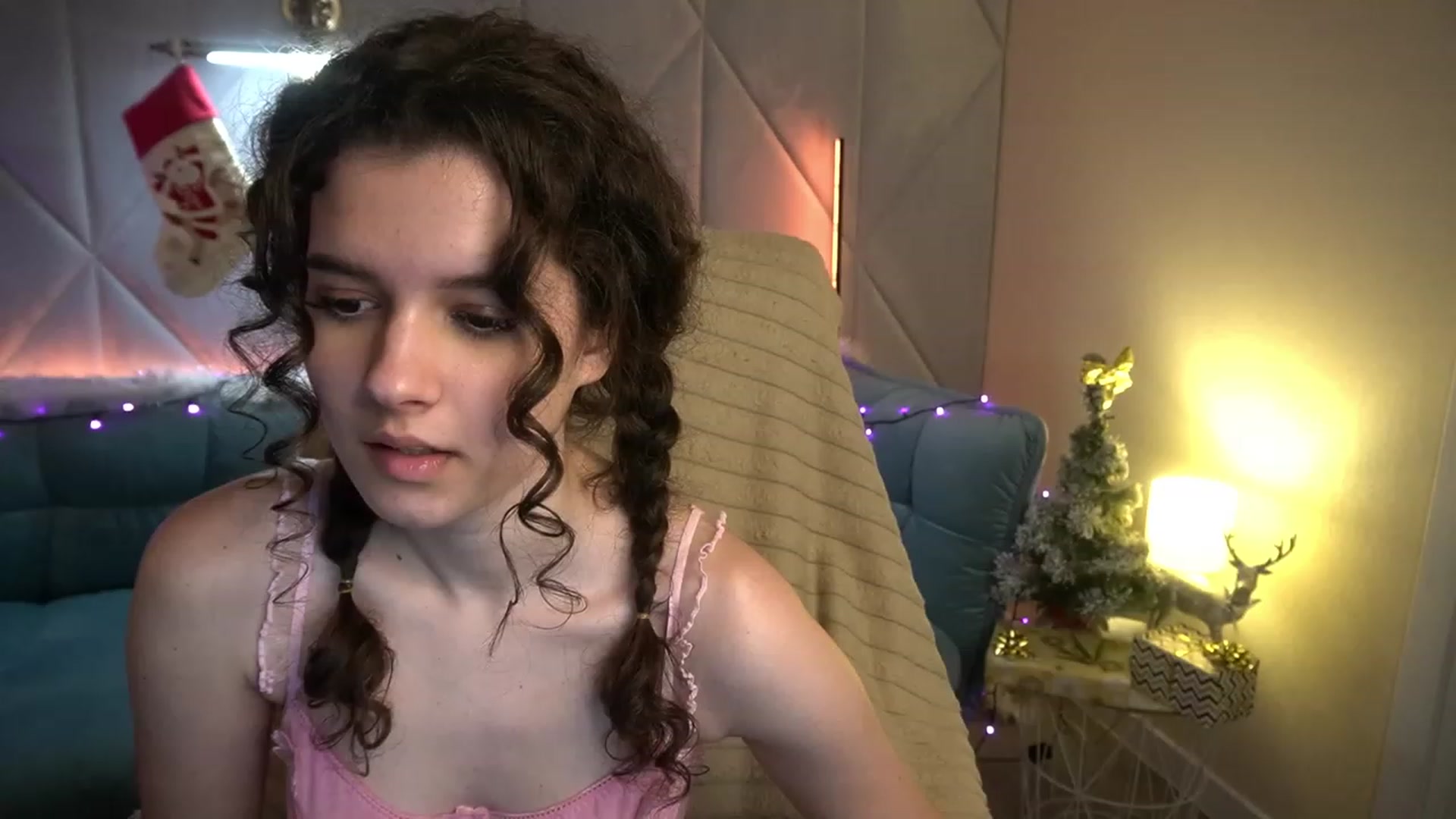 Gallery image thumbnail from Sherry_Li's myfreecams stream on, 12/24/2022, 14:50 image 14 of 20