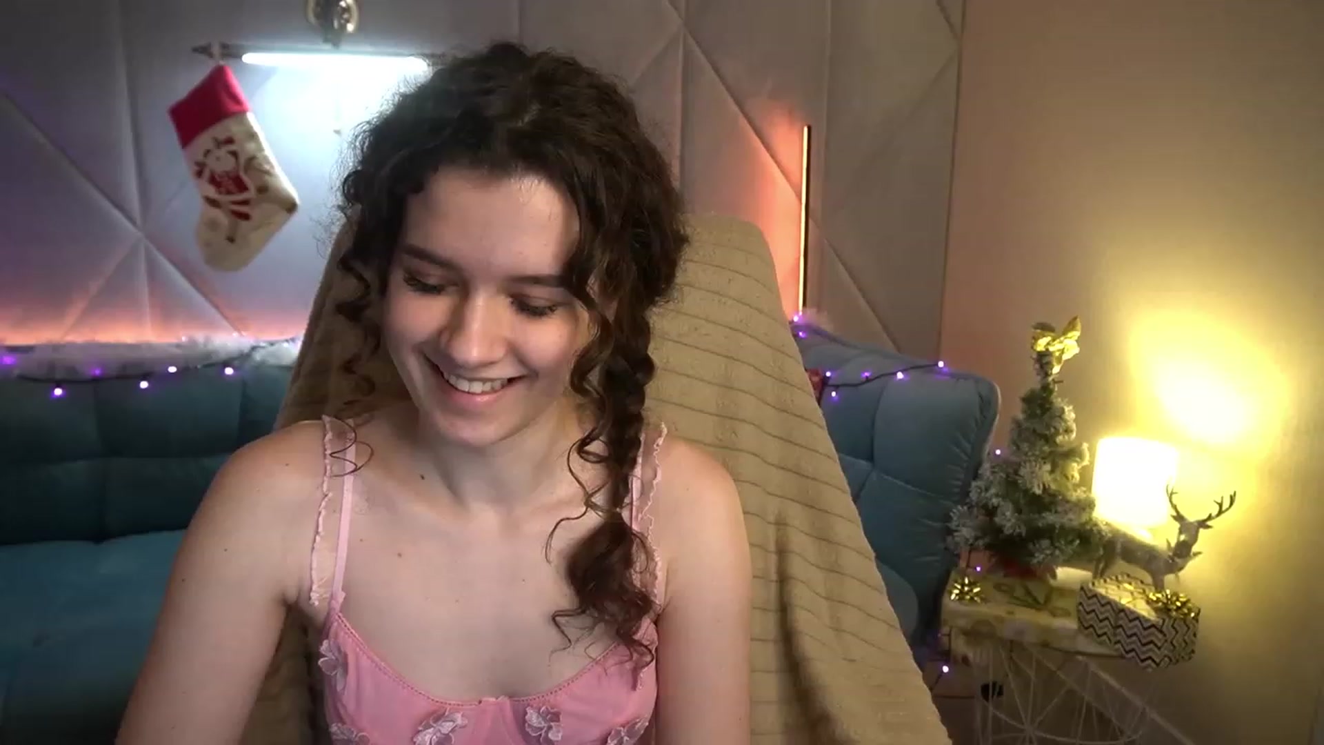 Gallery image thumbnail from Sherry_Li's myfreecams stream on, 12/24/2022, 14:50 image 3 of 20