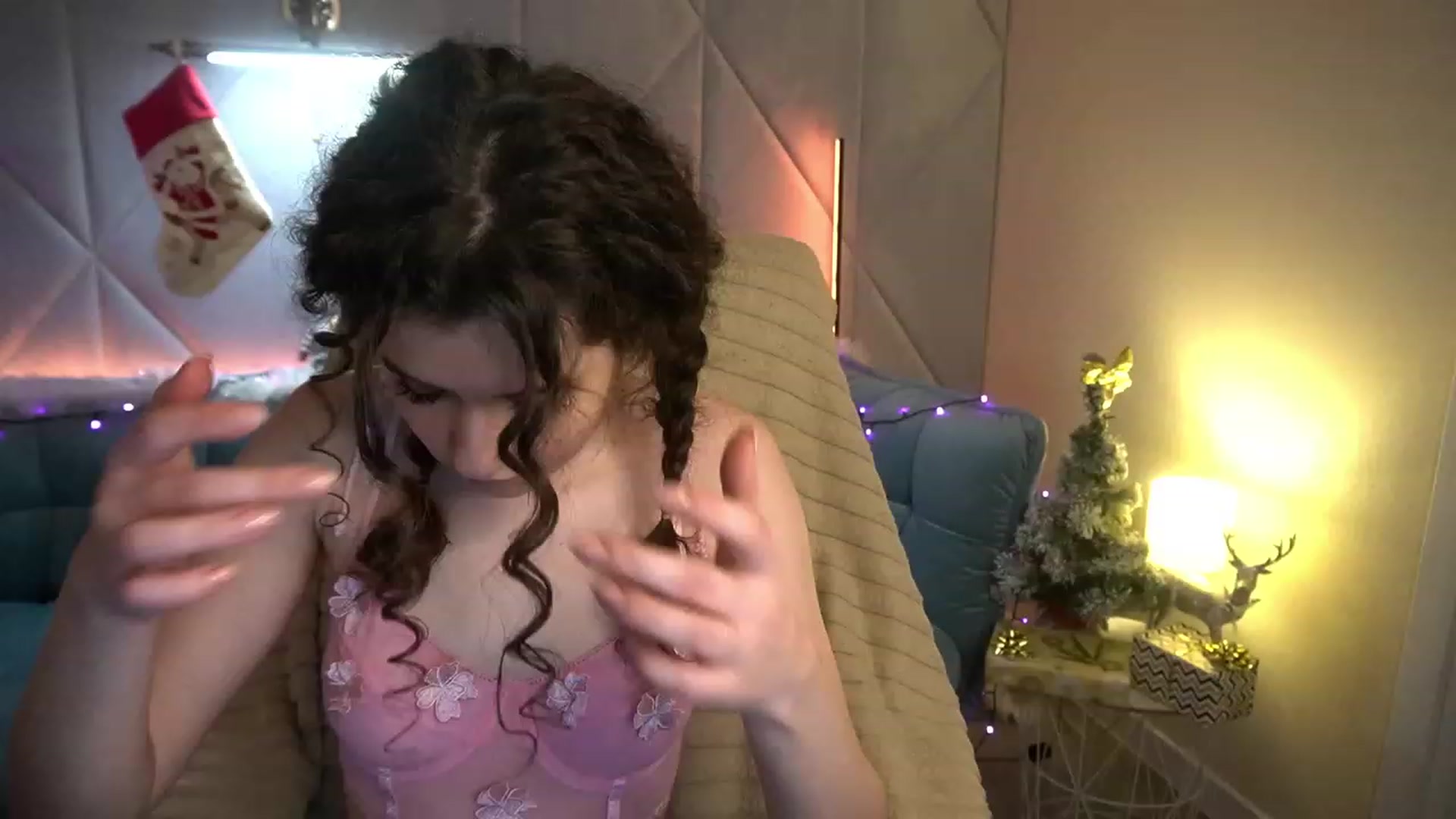 Gallery image thumbnail from Sherry_Li's myfreecams stream on, 12/24/2022, 14:50 image 16 of 20