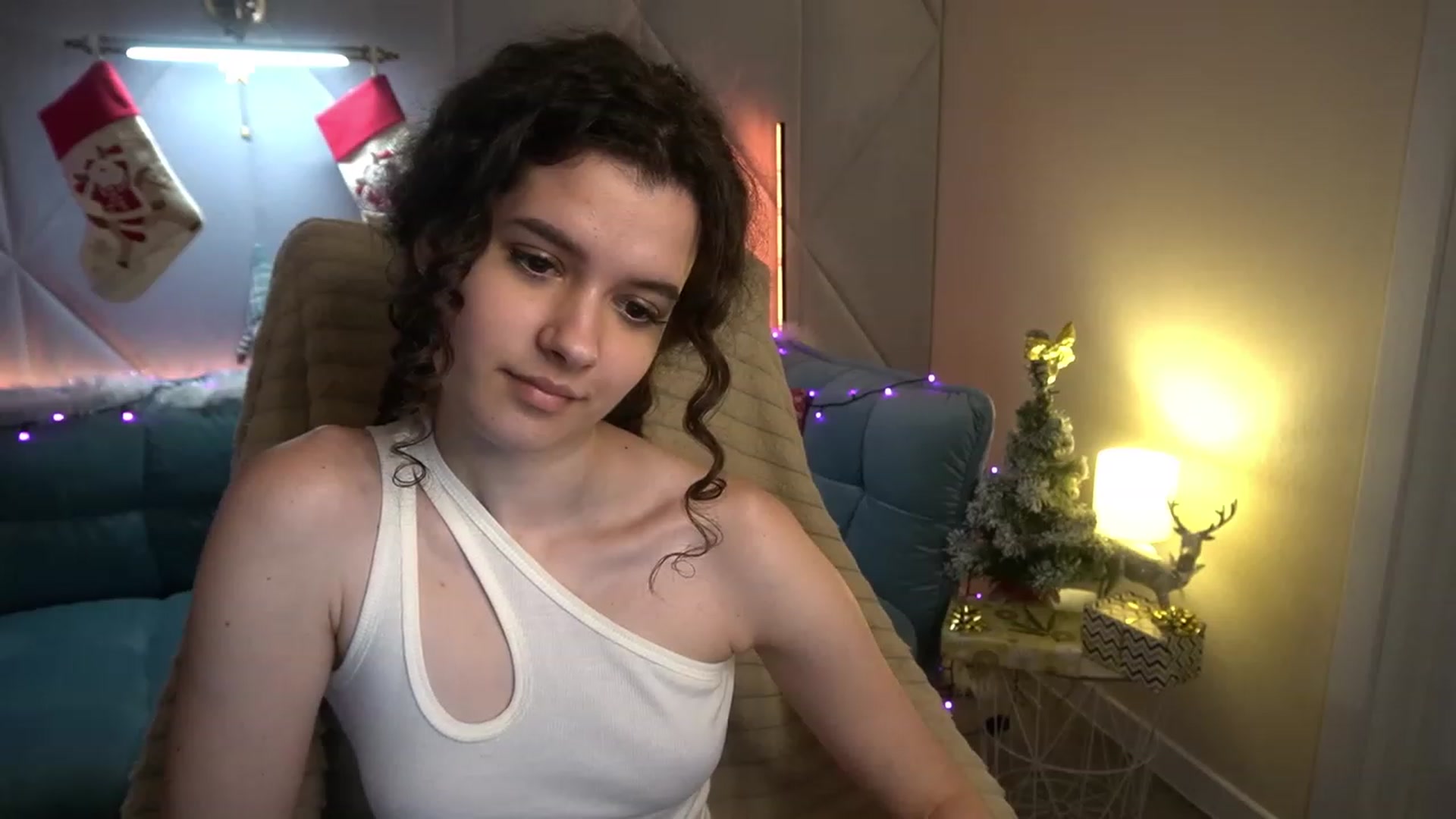 Gallery image thumbnail from Sherry_Li's myfreecams stream on, 12/24/2022, 16:13 image 16 of 20