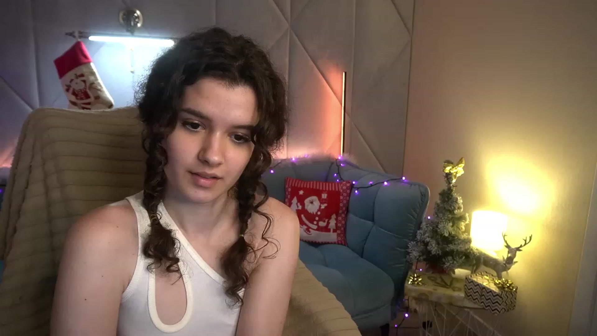 Gallery image thumbnail from Sherry_Li's myfreecams stream on, 12/24/2022, 16:13 image 6 of 20