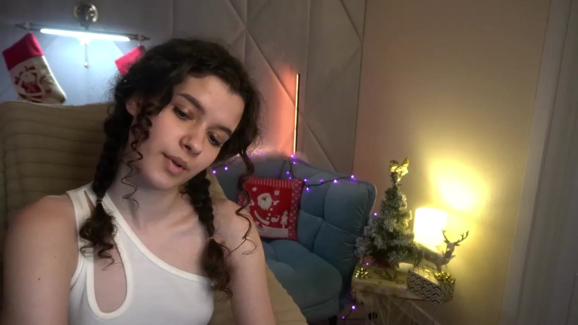 Gallery image thumbnail from Sherry_Li's myfreecams stream on, 12/24/2022, 16:13 image 5 of 20