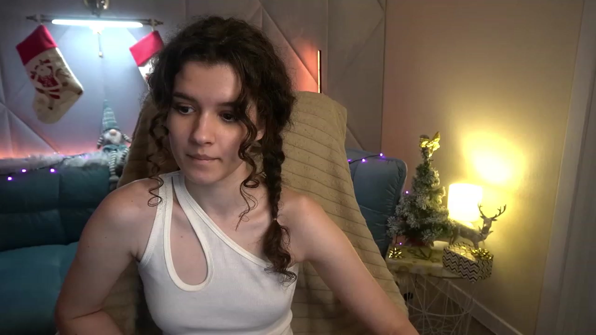Gallery image thumbnail from Sherry_Li's myfreecams stream on, 12/24/2022, 16:13 image 15 of 20