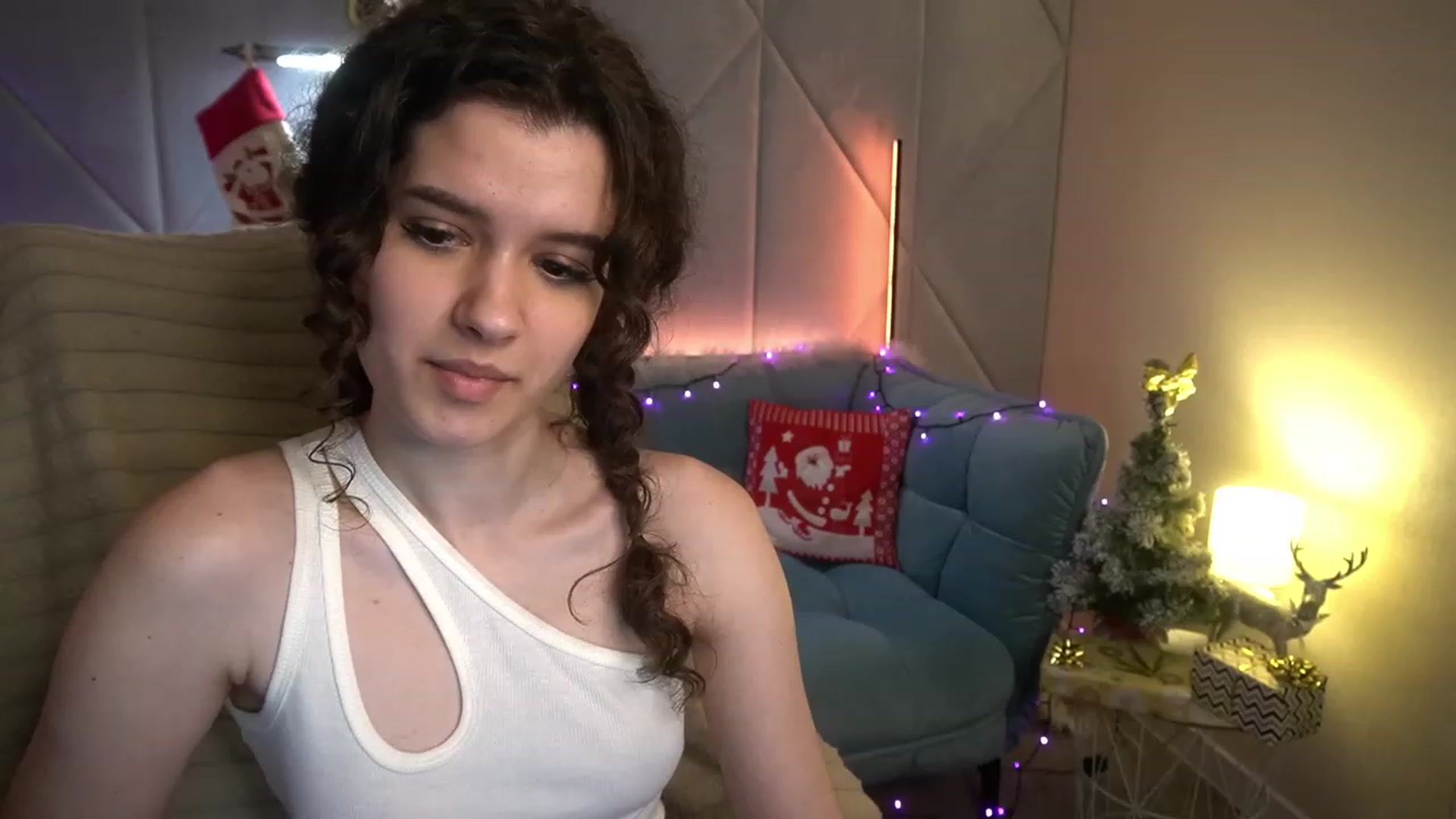 Gallery image thumbnail from Sherry_Li's myfreecams stream on, 12/24/2022, 16:13 image 3 of 20