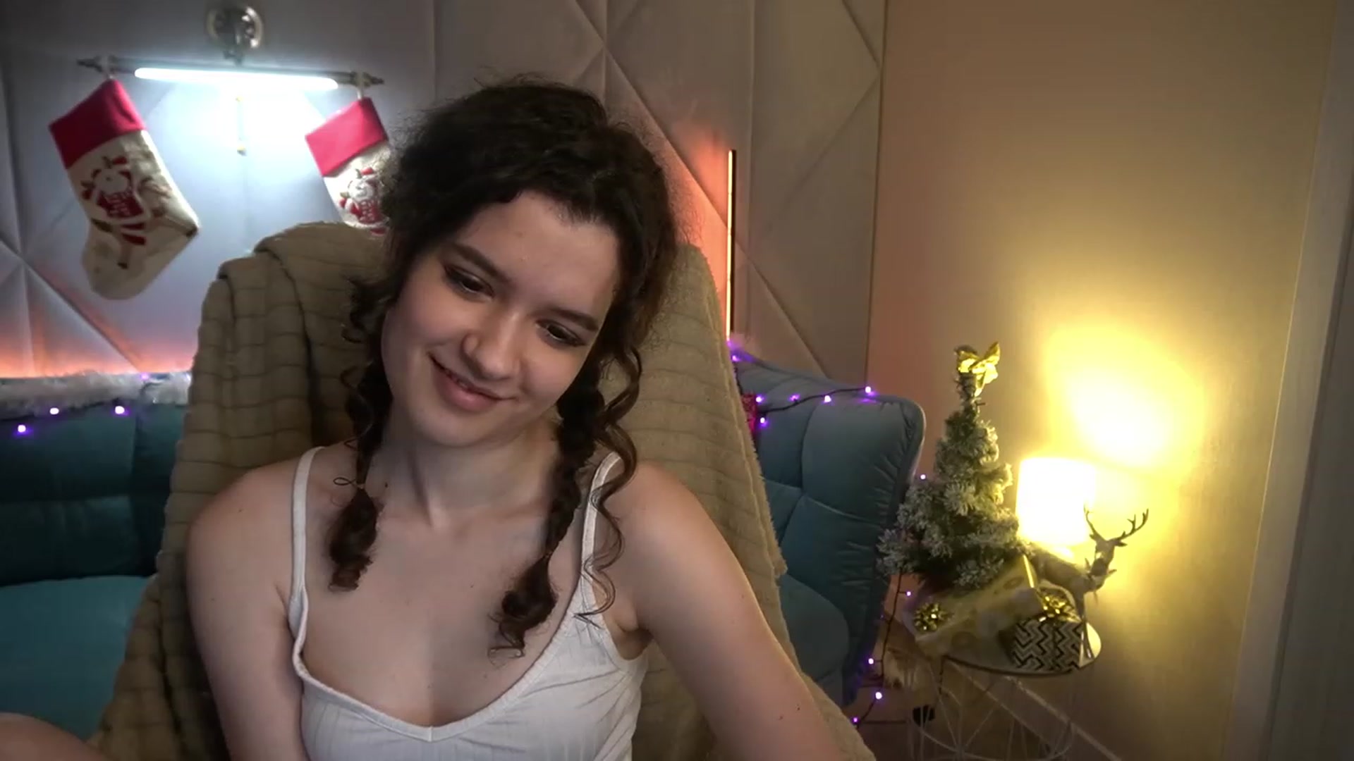 Gallery image thumbnail from Sherry_Li's myfreecams stream on, 12/25/2022, 14:42 image 12 of 20