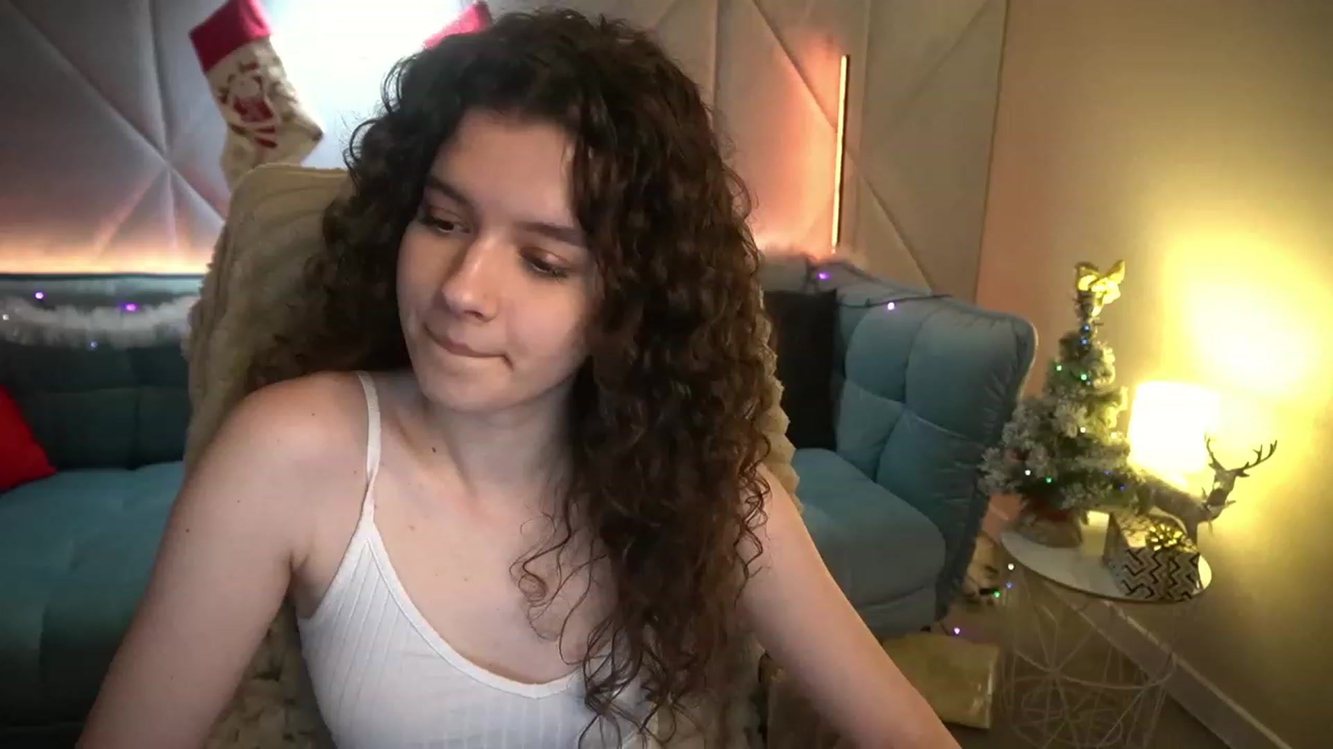Gallery image thumbnail from Sherry_Li's myfreecams stream on, 12/28/2022, 14:10 image 3 of 20