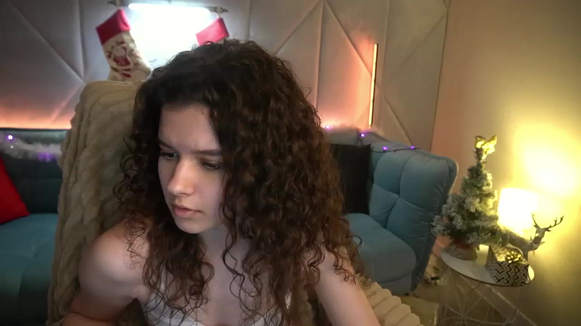 Gallery image thumbnail from Sherry_Li's myfreecams stream on, 12/28/2022, 15:10 image 17 of 20