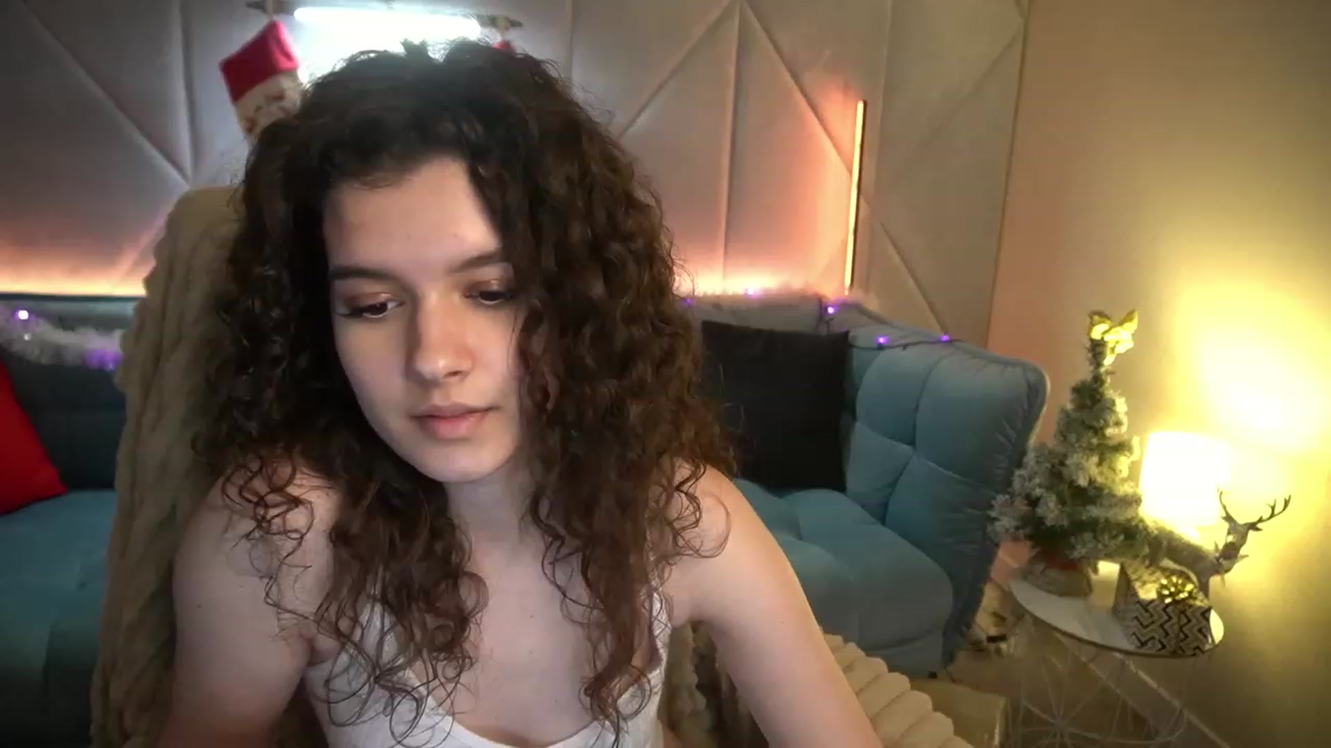 Gallery image thumbnail from Sherry_Li's myfreecams stream on, 12/28/2022, 15:10 image 18 of 20