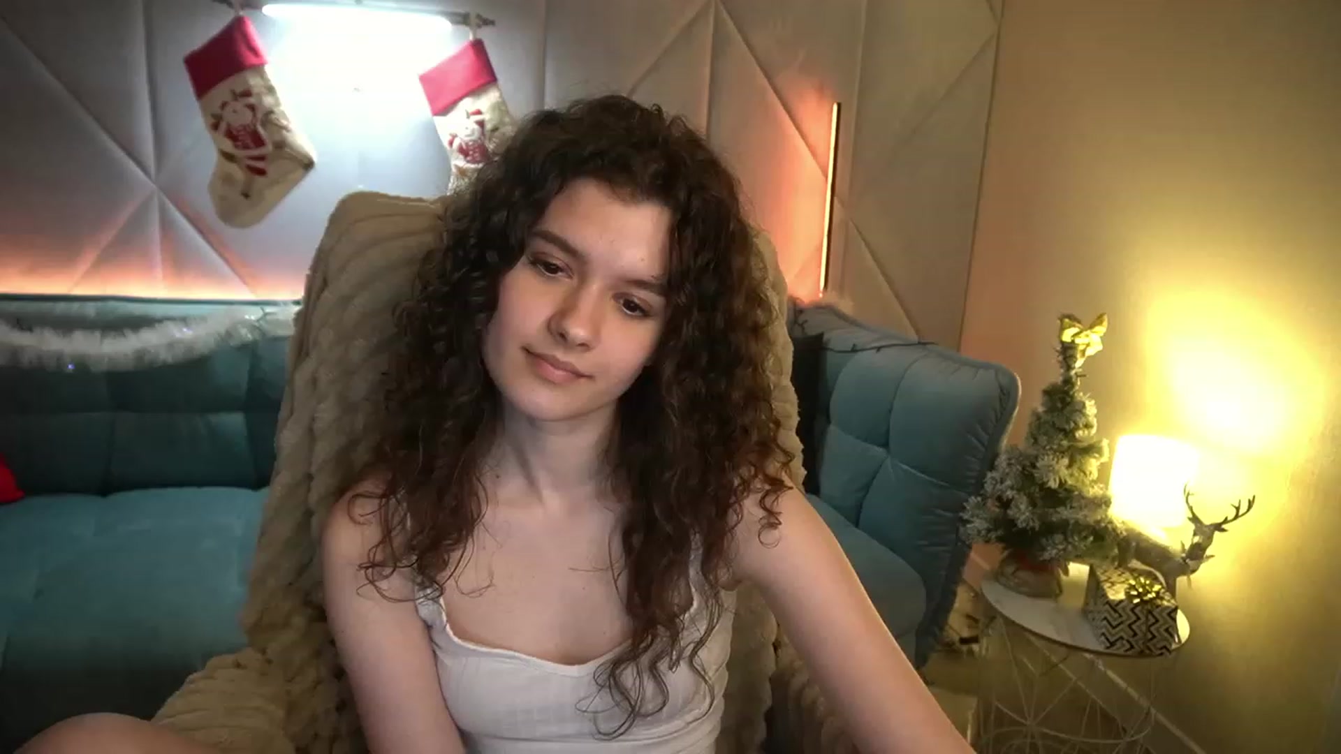 Gallery image thumbnail from Sherry_Li's myfreecams stream on, 12/28/2022, 16:19 image 3 of 20