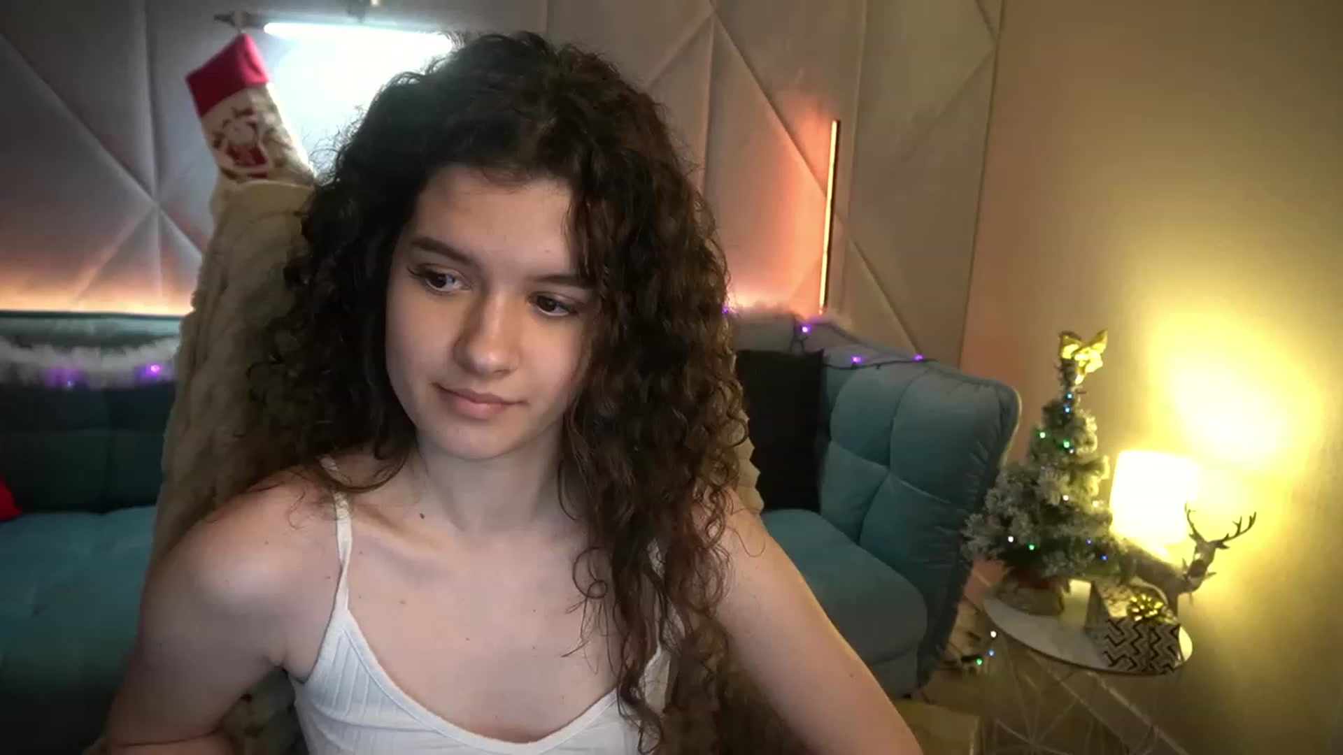 Gallery image thumbnail from Sherry_Li's myfreecams stream on, 12/28/2022, 16:19 image 13 of 20