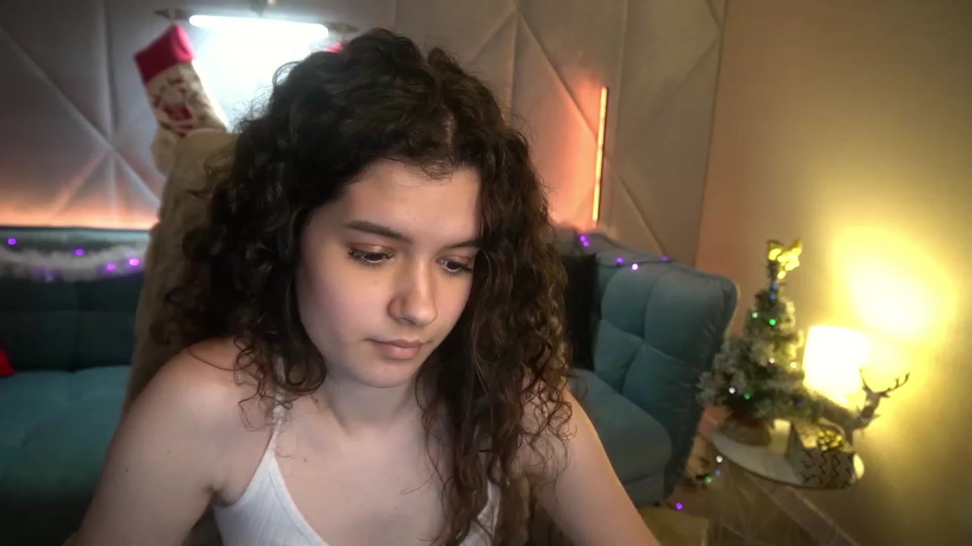Gallery image thumbnail from Sherry_Li's myfreecams stream on, 12/28/2022, 16:19 image 14 of 20