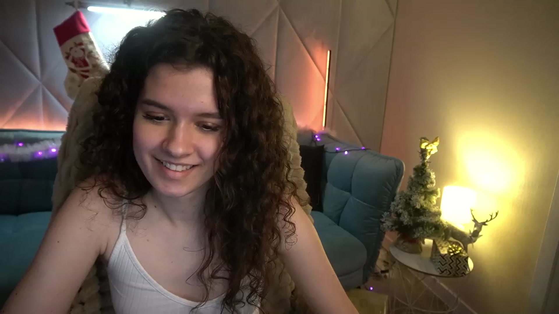 Gallery image thumbnail from Sherry_Li's myfreecams stream on, 12/28/2022, 16:19 image 17 of 20