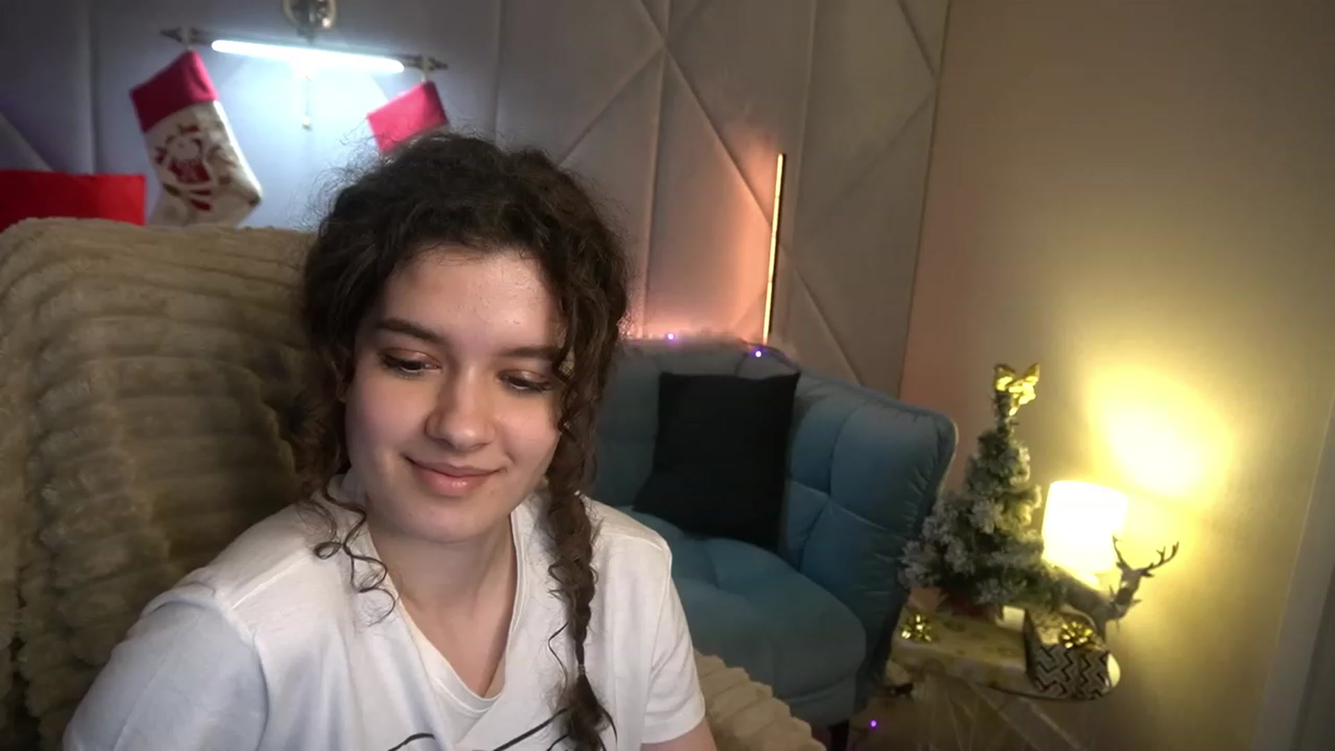 Gallery image thumbnail from Sherry_Li's myfreecams stream on, 12/29/2022, 15:36 image 5 of 20