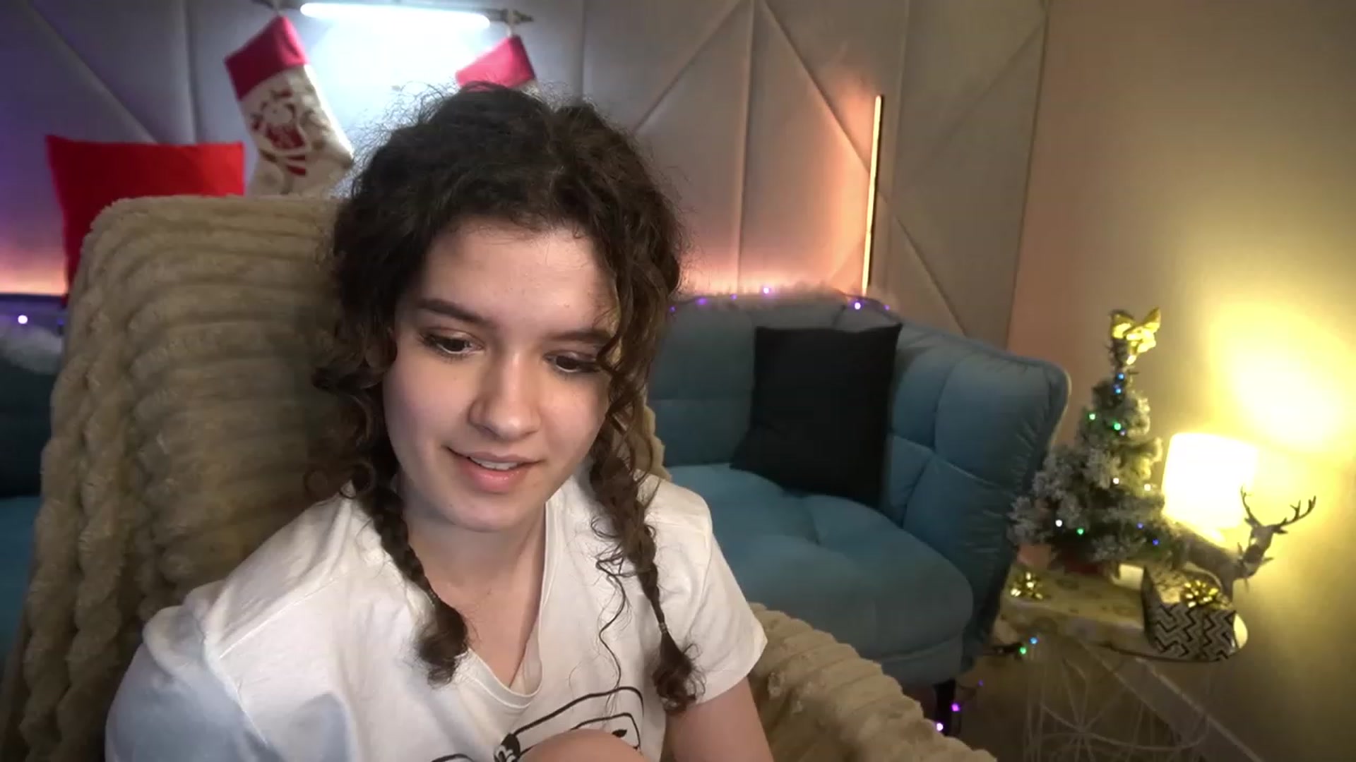Gallery image thumbnail from Sherry_Li's myfreecams stream on, 12/29/2022, 15:36 image 3 of 20