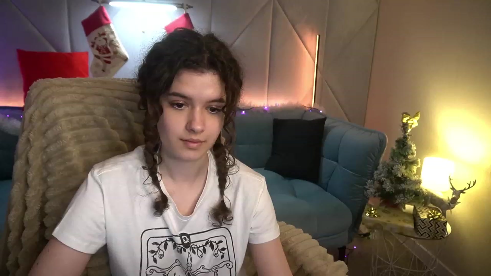 Gallery image thumbnail from Sherry_Li's myfreecams stream on, 12/29/2022, 15:36 image 2 of 20