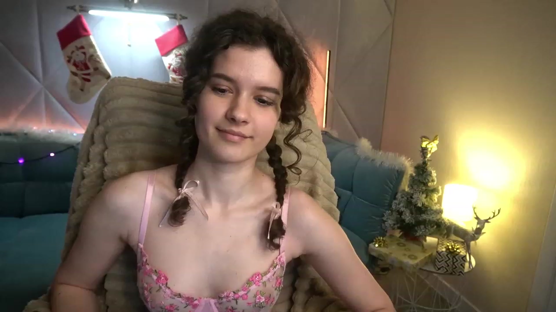 Gallery image thumbnail from Sherry_Li's myfreecams stream on, 12/31/2022, 14:40 image 20 of 20