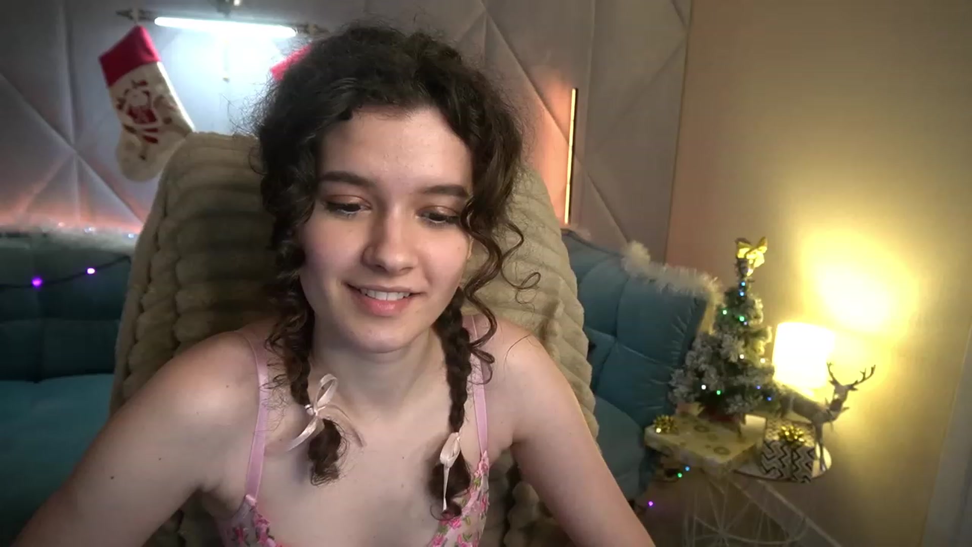 Gallery image thumbnail from Sherry_Li's myfreecams stream on, 12/31/2022, 14:40 image 18 of 20