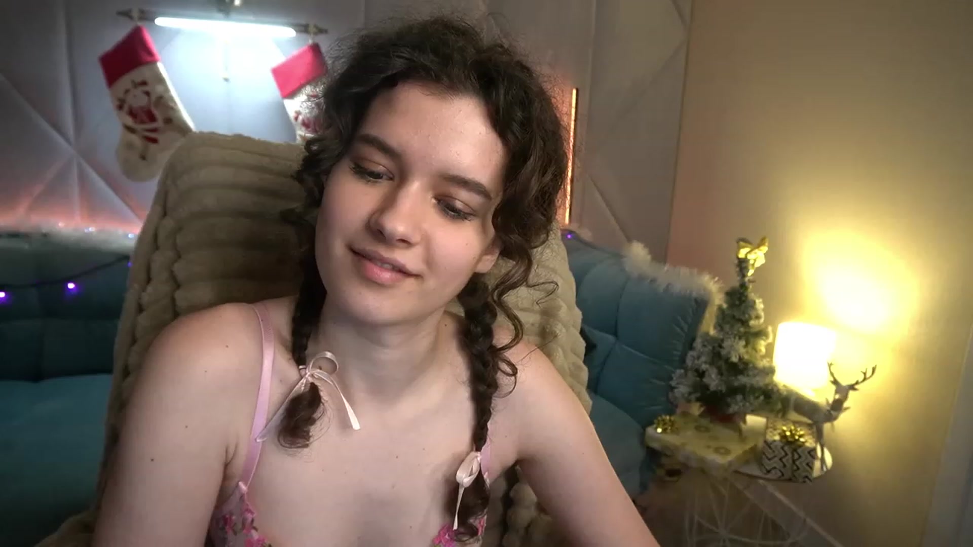 Gallery image thumbnail from Sherry_Li's myfreecams stream on, 12/31/2022, 14:40 image 13 of 20