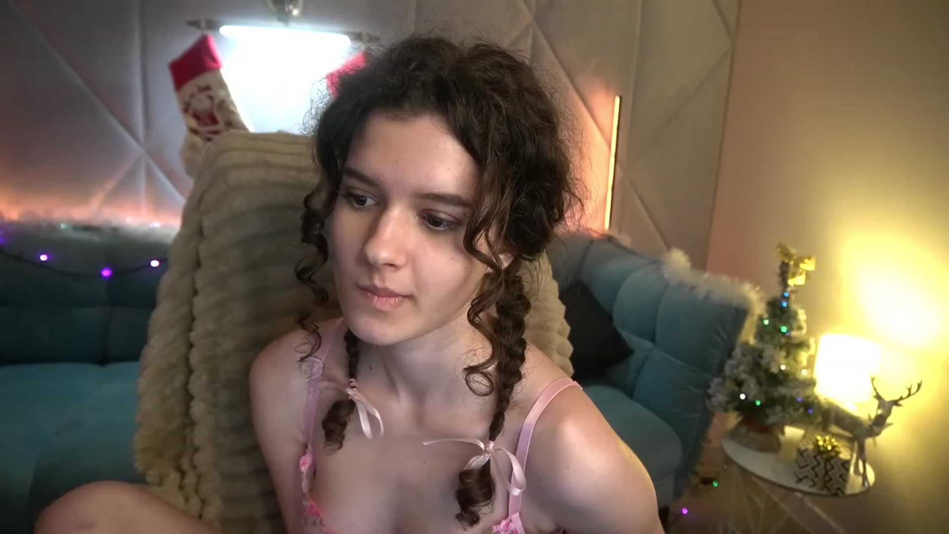 Gallery image thumbnail from Sherry_Li's myfreecams stream on, 12/31/2022, 17:24 image 11 of 20