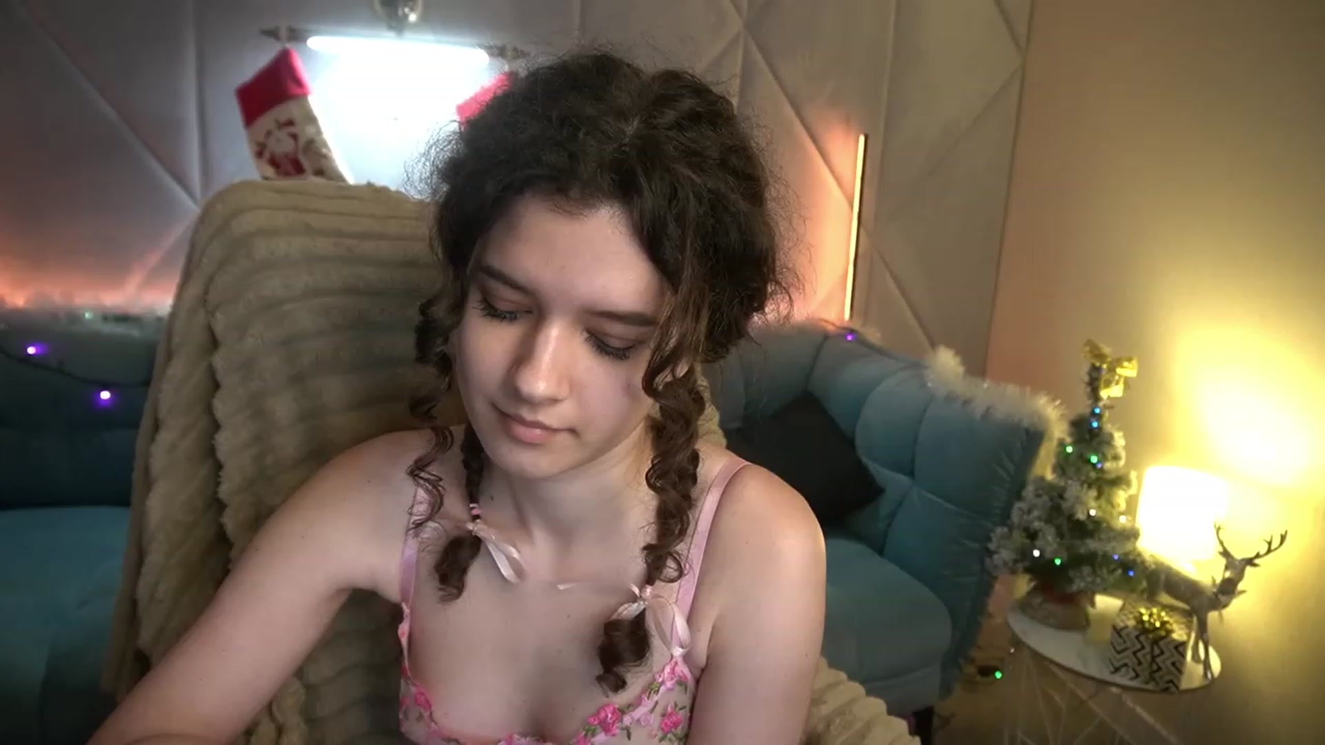 Gallery image thumbnail from Sherry_Li's myfreecams stream on, 12/31/2022, 17:24 image 12 of 20