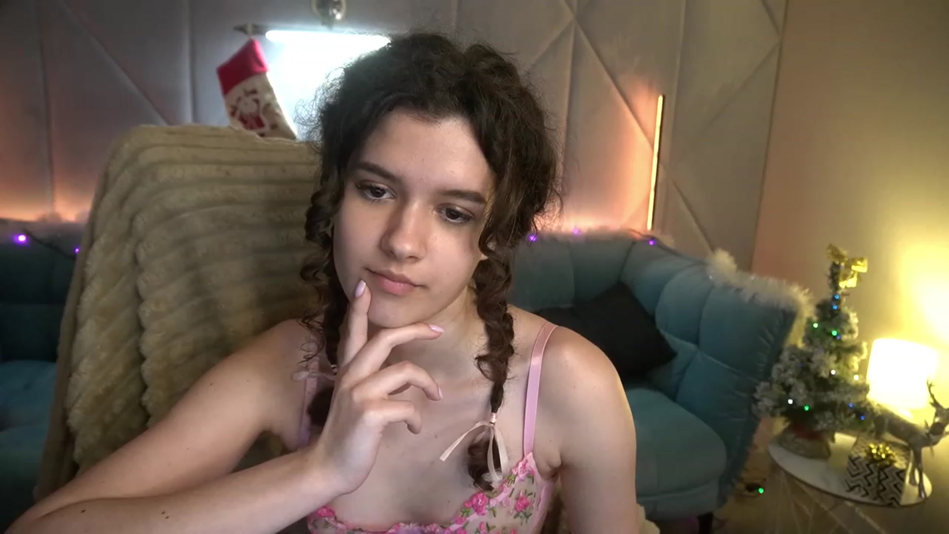 Gallery image thumbnail from Sherry_Li's myfreecams stream on, 12/31/2022, 17:24 image 9 of 20