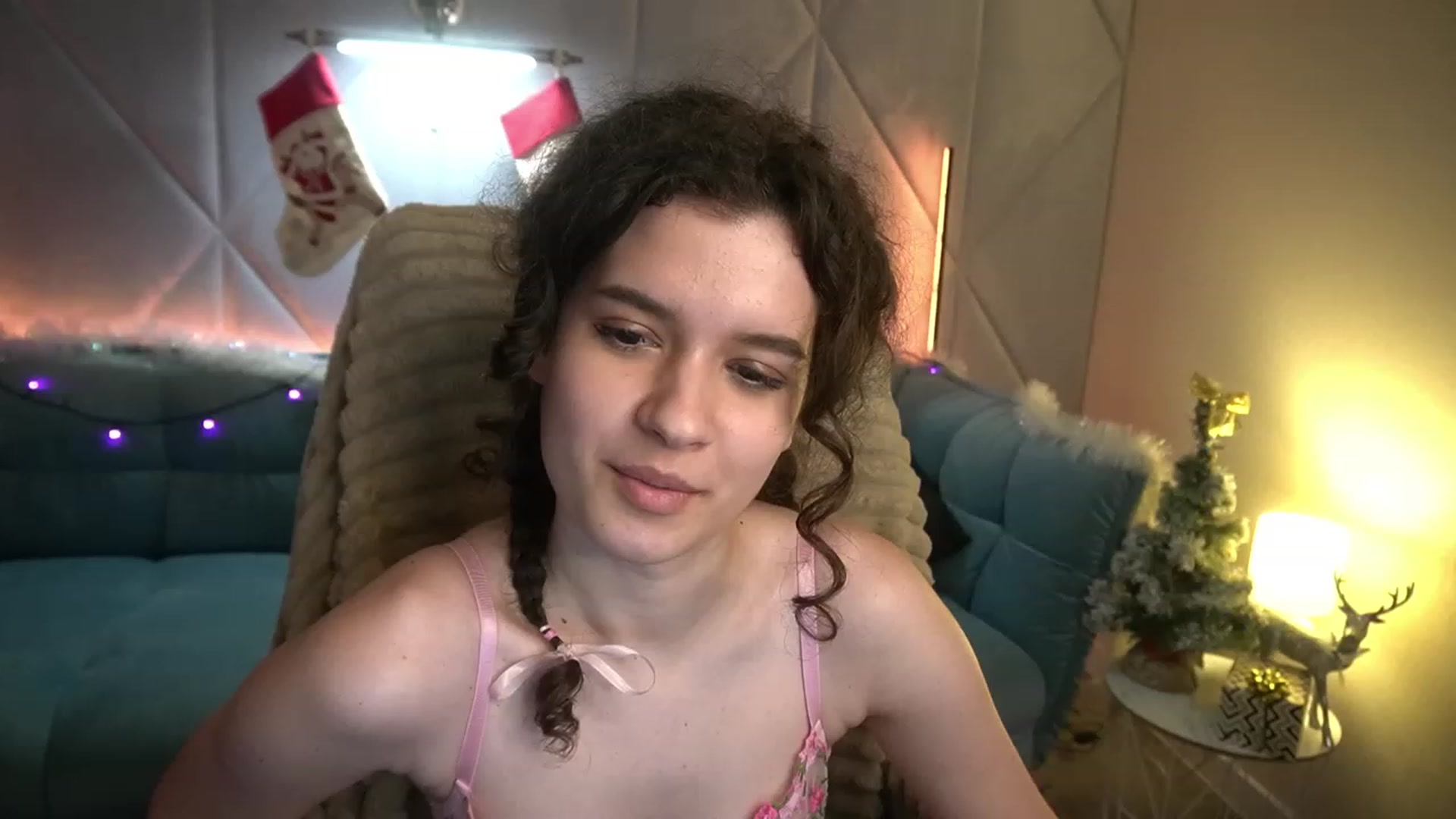 Gallery image thumbnail from Sherry_Li's myfreecams stream on, 12/31/2022, 17:24 image 16 of 20