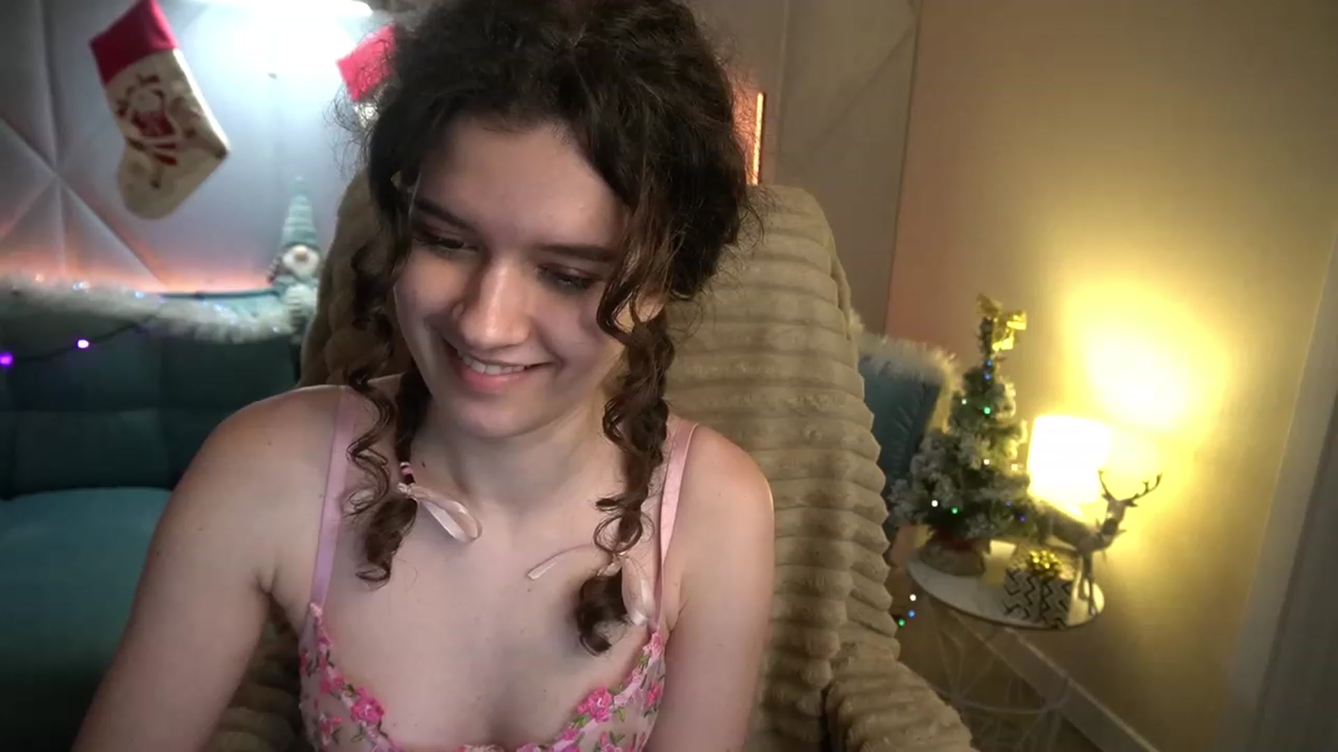 Gallery image thumbnail from Sherry_Li's myfreecams stream on, 12/31/2022, 17:24 image 18 of 20