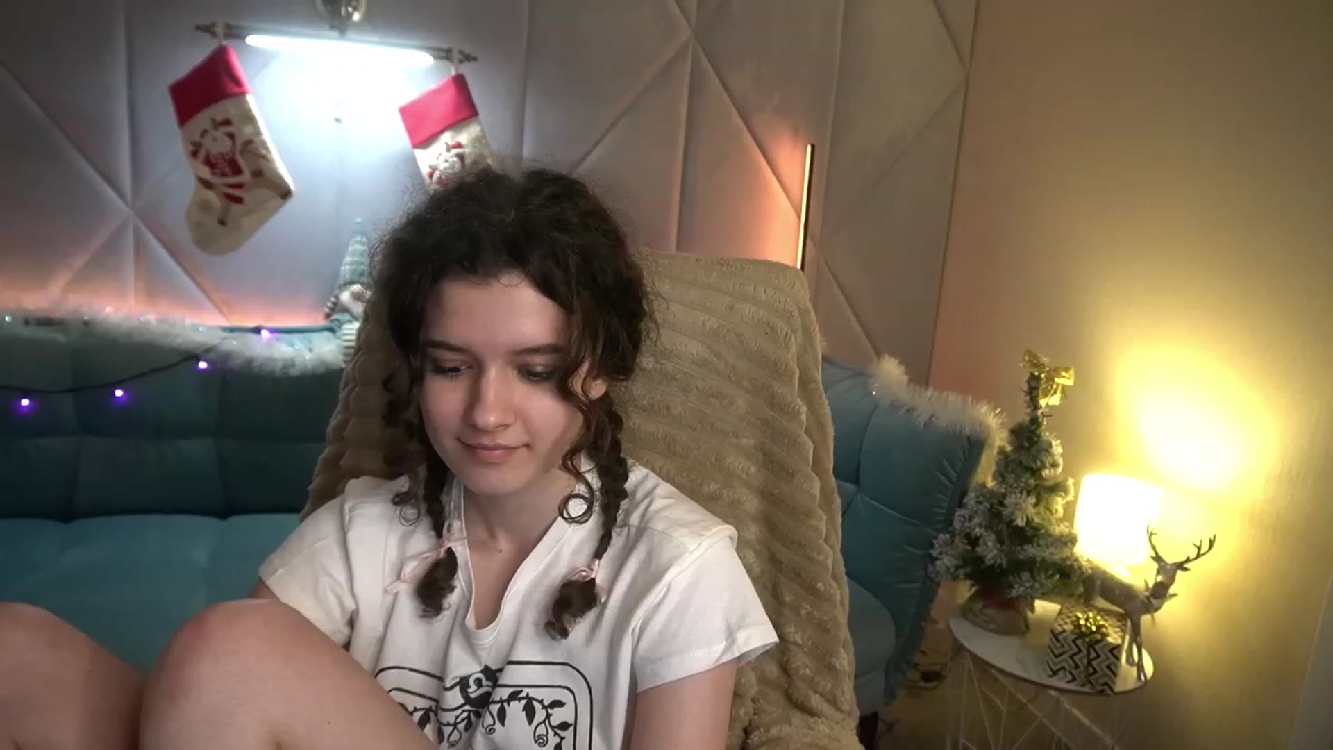 Gallery image thumbnail from Sherry_Li's myfreecams stream on, 12/31/2022, 18:47 image 19 of 20