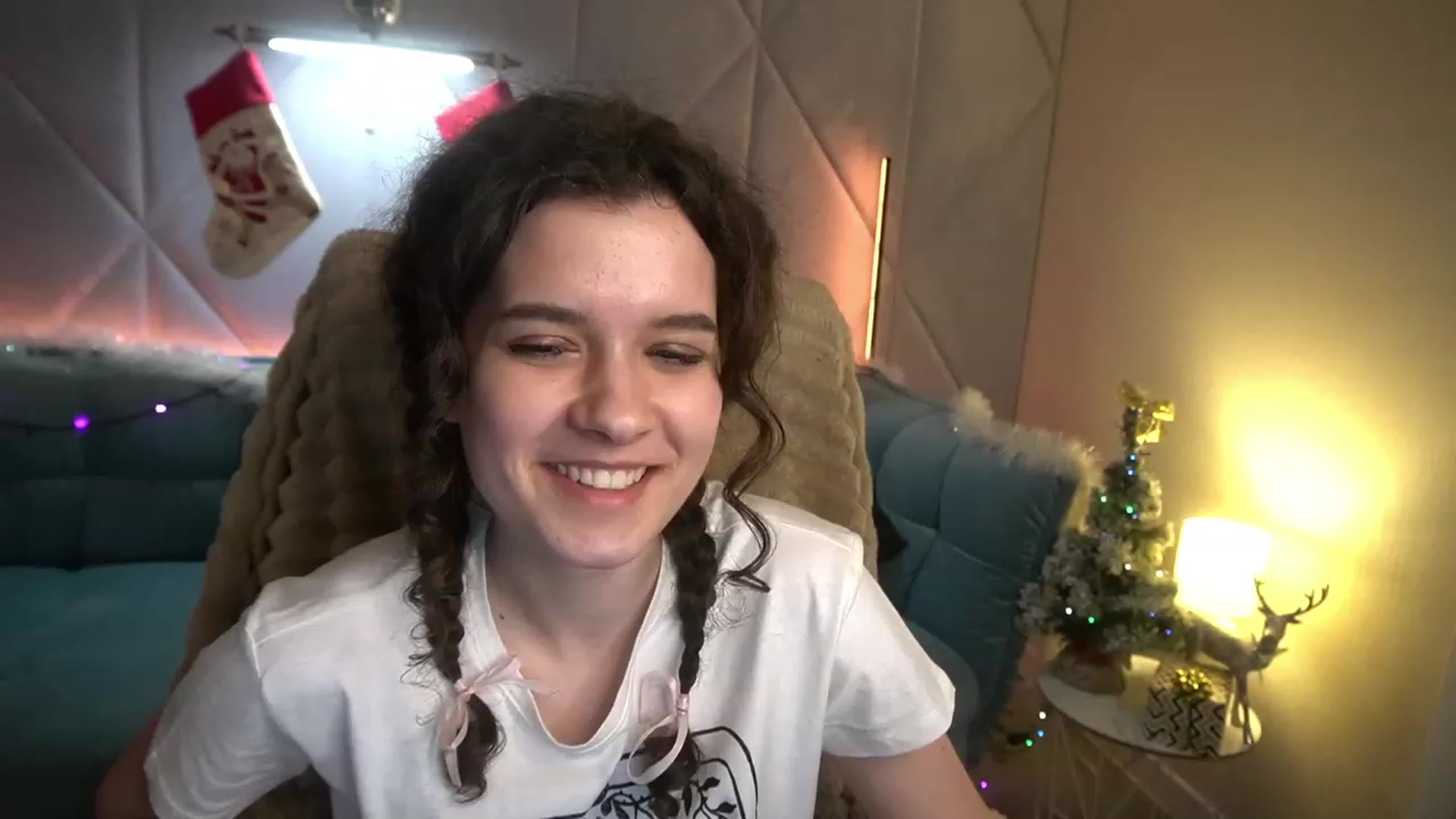 Gallery image thumbnail from Sherry_Li's myfreecams stream on, 12/31/2022, 18:47 image 3 of 20