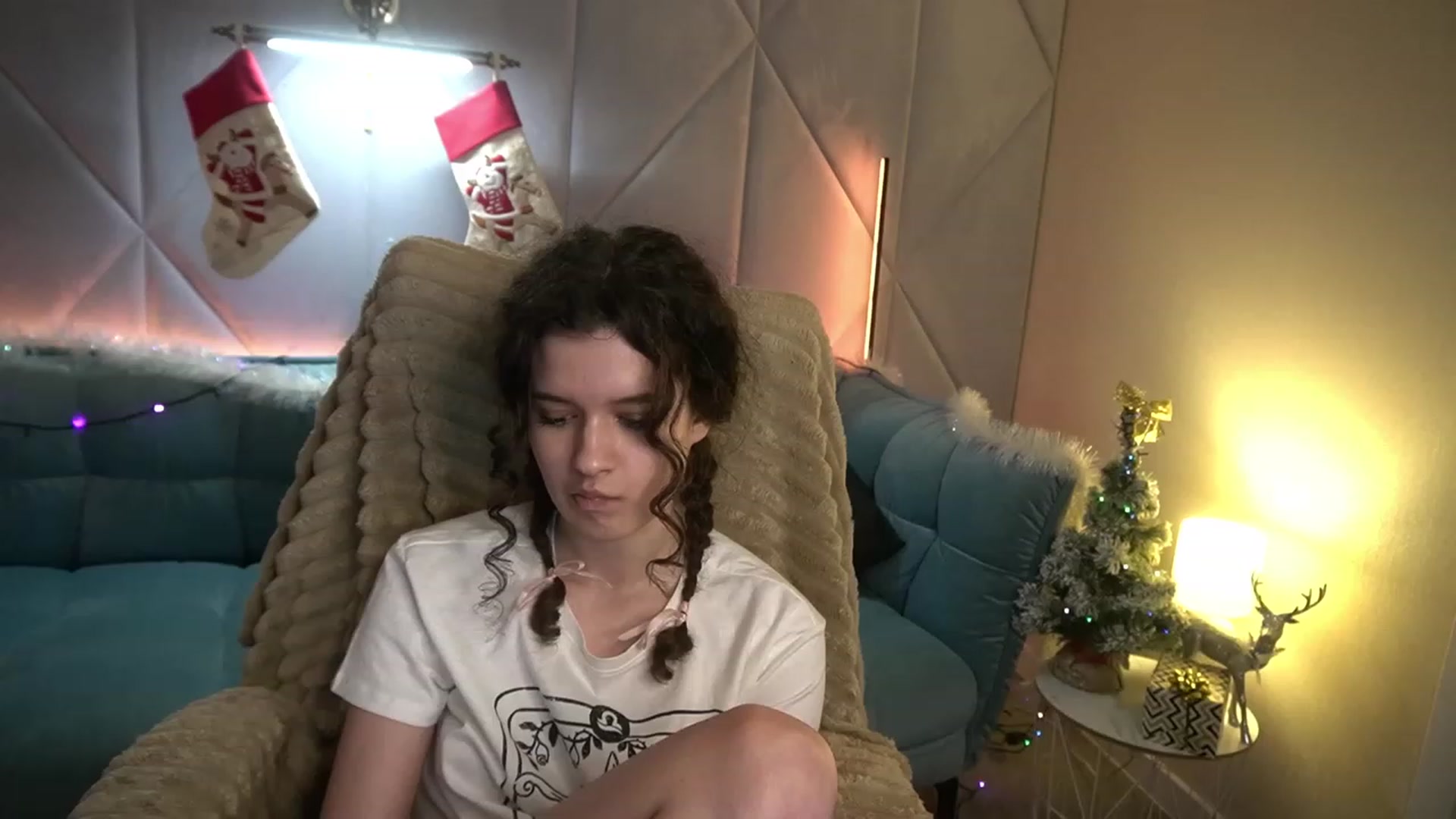 Gallery image thumbnail from Sherry_Li's myfreecams stream on, 12/31/2022, 18:47 image 13 of 20