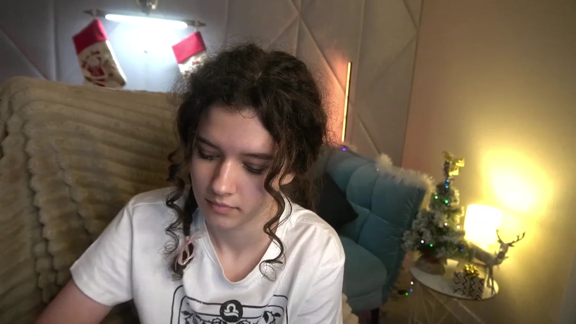 Gallery image thumbnail from Sherry_Li's myfreecams stream on, 12/31/2022, 18:47 image 12 of 20