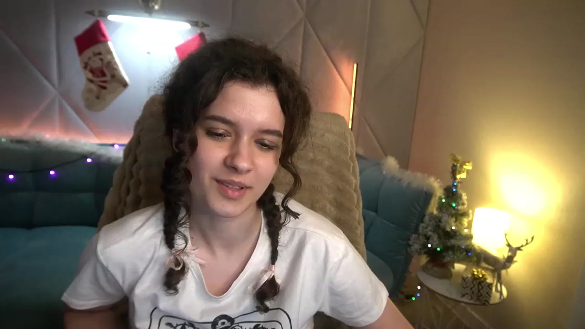Gallery image thumbnail from Sherry_Li's myfreecams stream on, 12/31/2022, 18:47 image 7 of 20