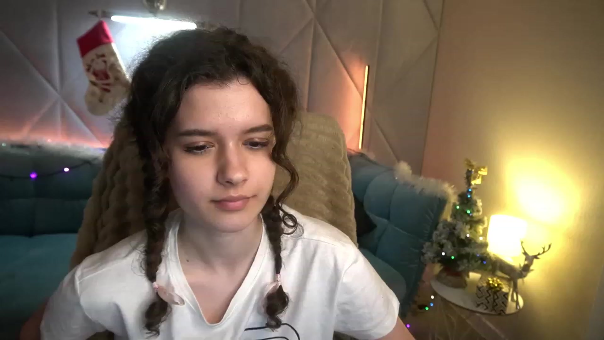 Gallery image thumbnail from Sherry_Li's myfreecams stream on, 12/31/2022, 18:47 image 8 of 20