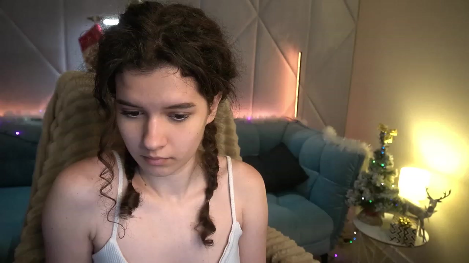 Gallery image thumbnail from Sherry_Li's myfreecams stream on, 01/01/2023, 15:57 image 12 of 20
