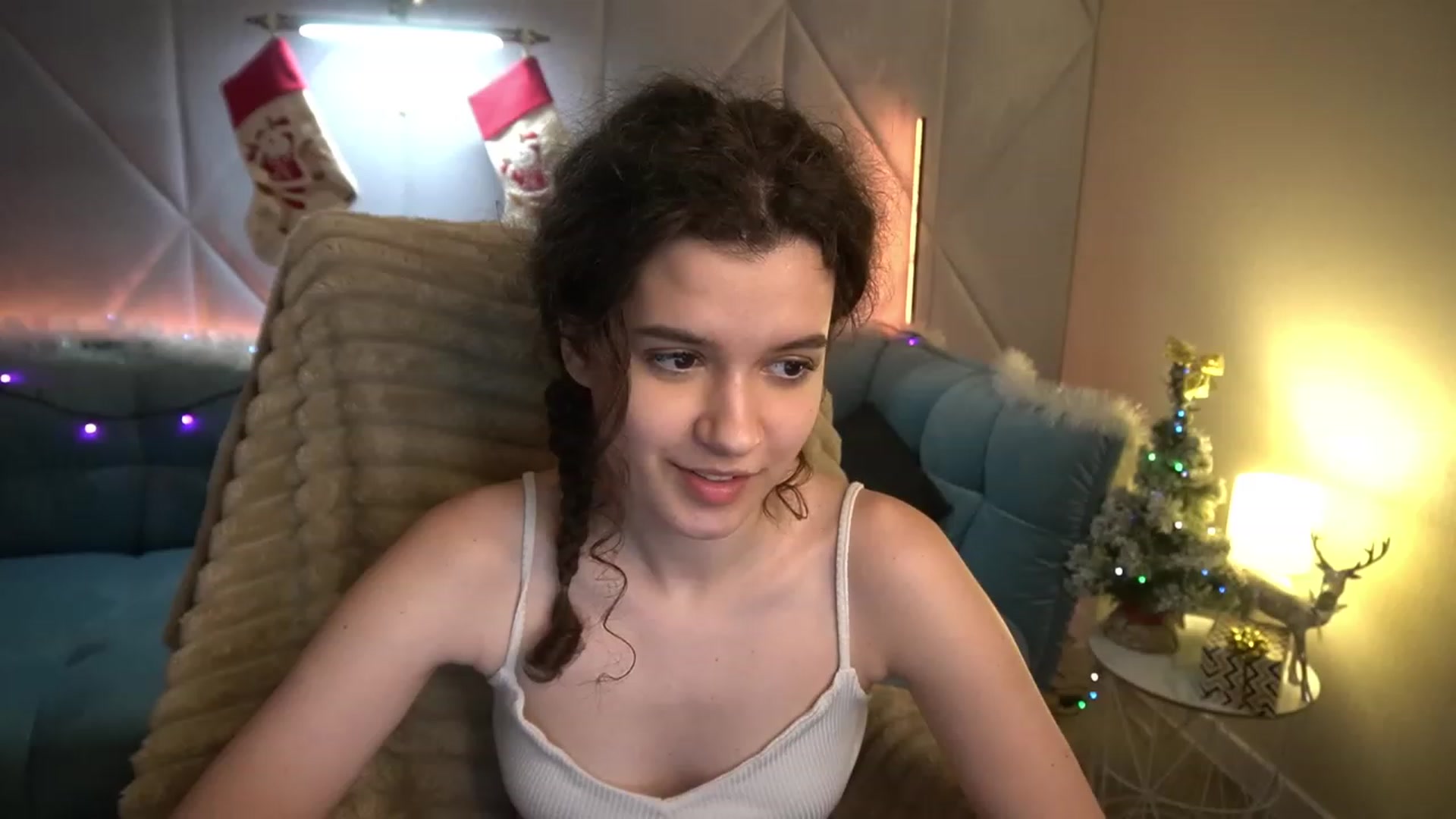 Gallery image thumbnail from Sherry_Li's myfreecams stream on, 01/01/2023, 17:39 image 7 of 20