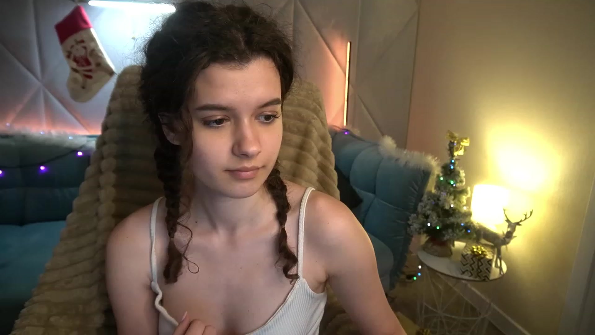 Gallery image thumbnail from Sherry_Li's myfreecams stream on, 01/01/2023, 17:39 image 15 of 20