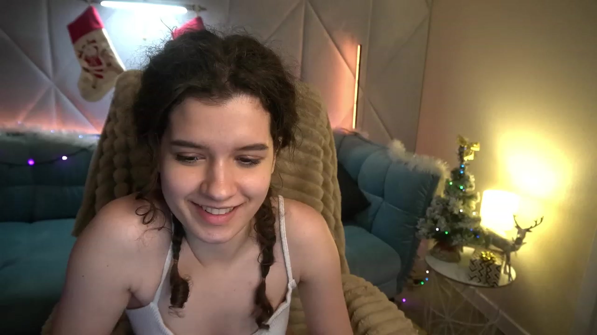 Gallery image thumbnail from Sherry_Li's myfreecams stream on, 01/01/2023, 18:34 image 16 of 20