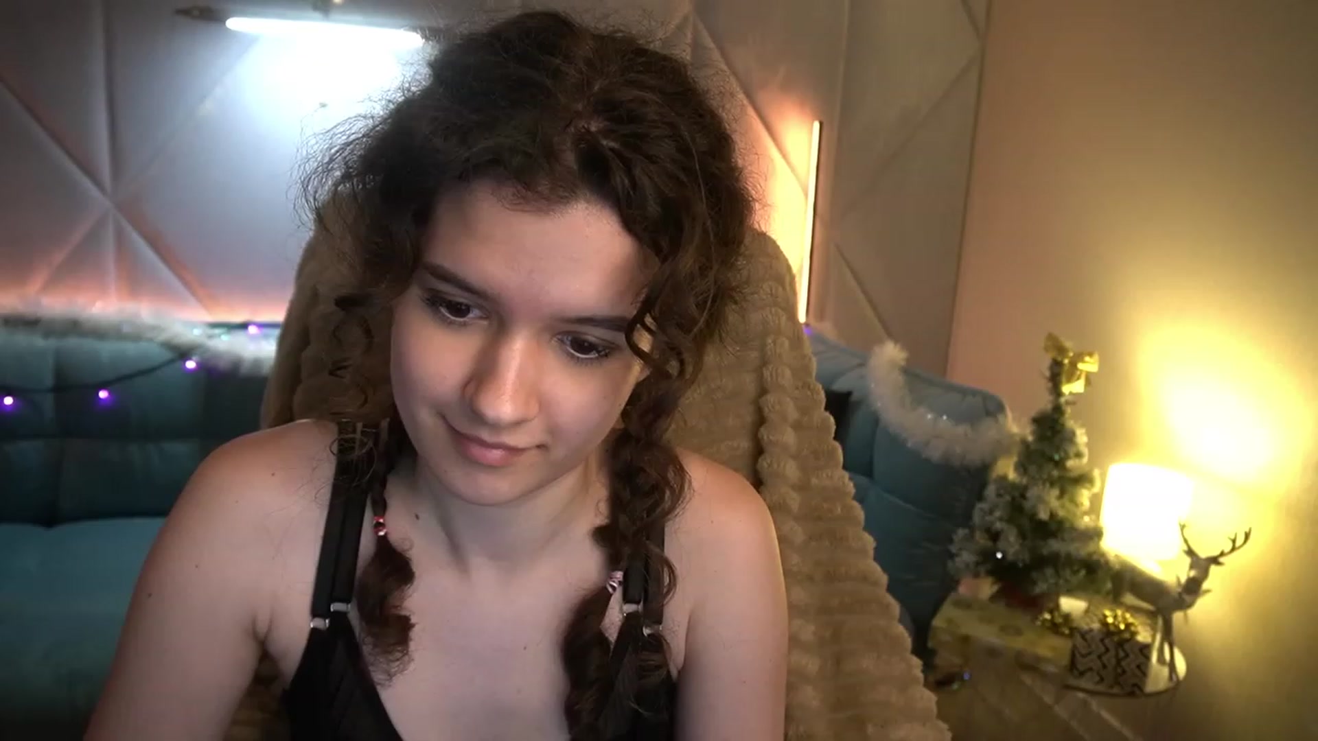 Gallery image thumbnail from Sherry_Li's myfreecams stream on, 01/04/2023, 15:24 image 18 of 20