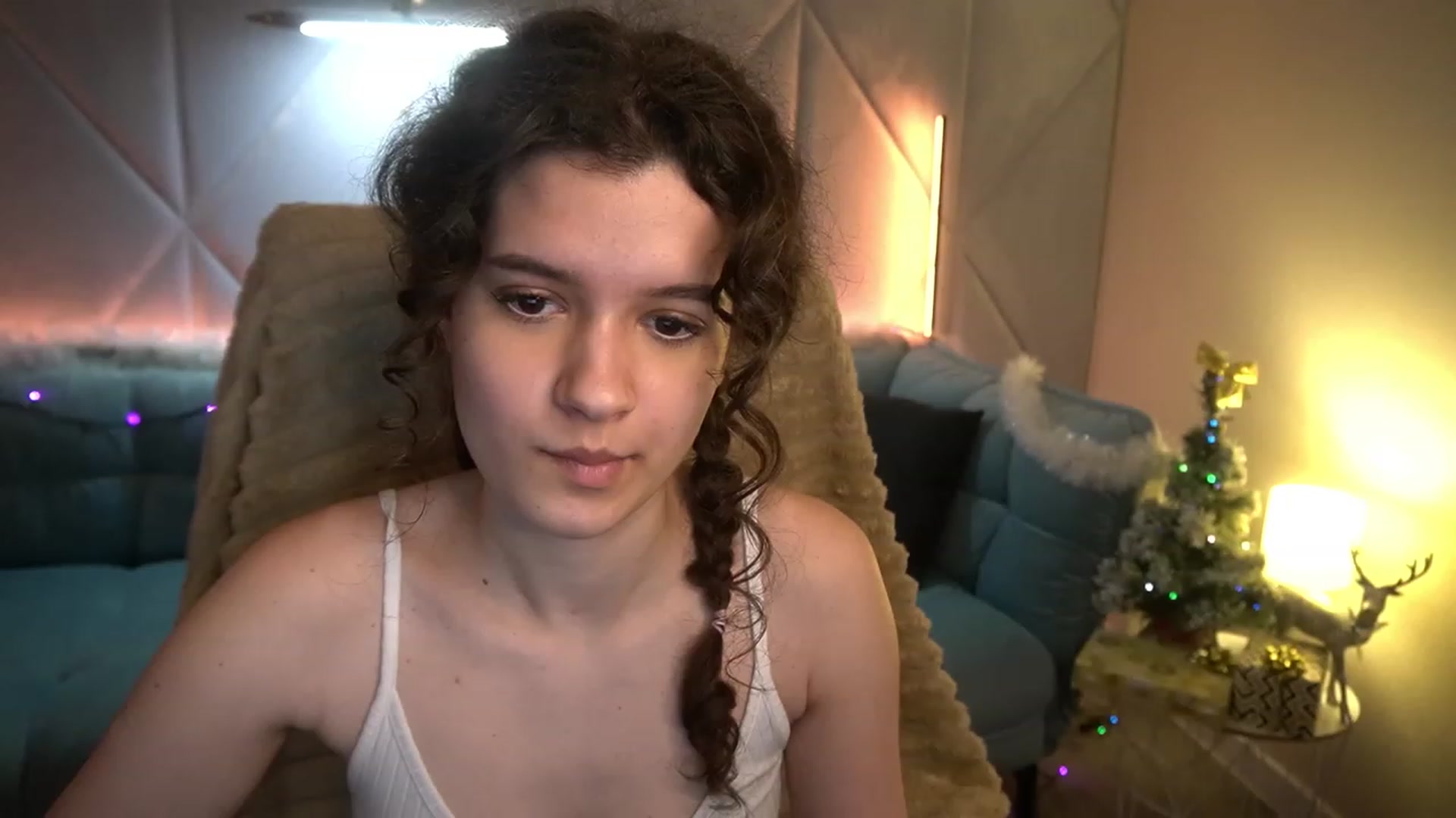 Gallery image thumbnail from Sherry_Li's myfreecams stream on, 01/04/2023, 15:24 image 4 of 20