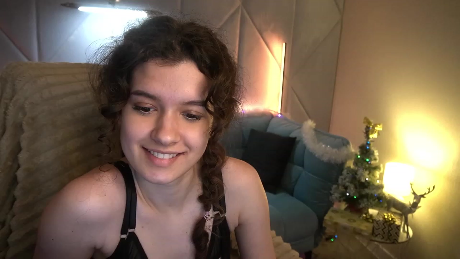 Gallery image thumbnail from Sherry_Li's myfreecams stream on, 01/04/2023, 15:24 image 17 of 20