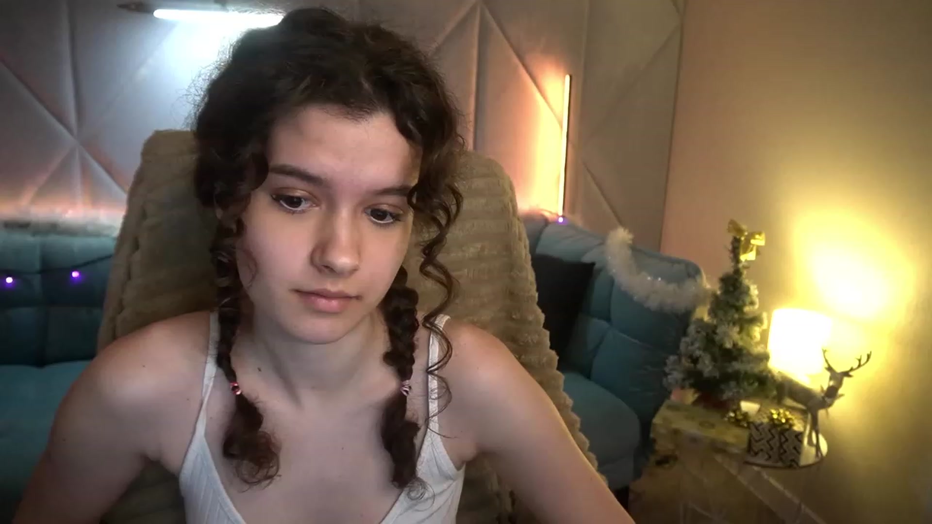 Gallery image thumbnail from Sherry_Li's myfreecams stream on, 01/04/2023, 15:24 image 1 of 20