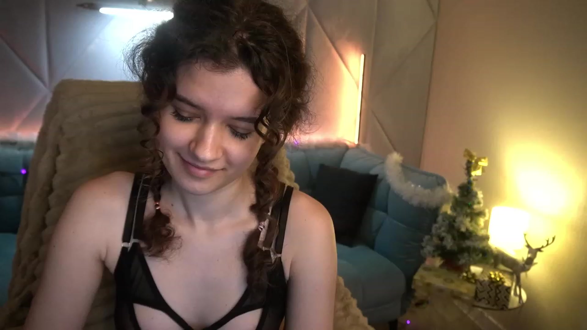 Gallery image thumbnail from Sherry_Li's myfreecams stream on, 01/04/2023, 15:24 image 15 of 20