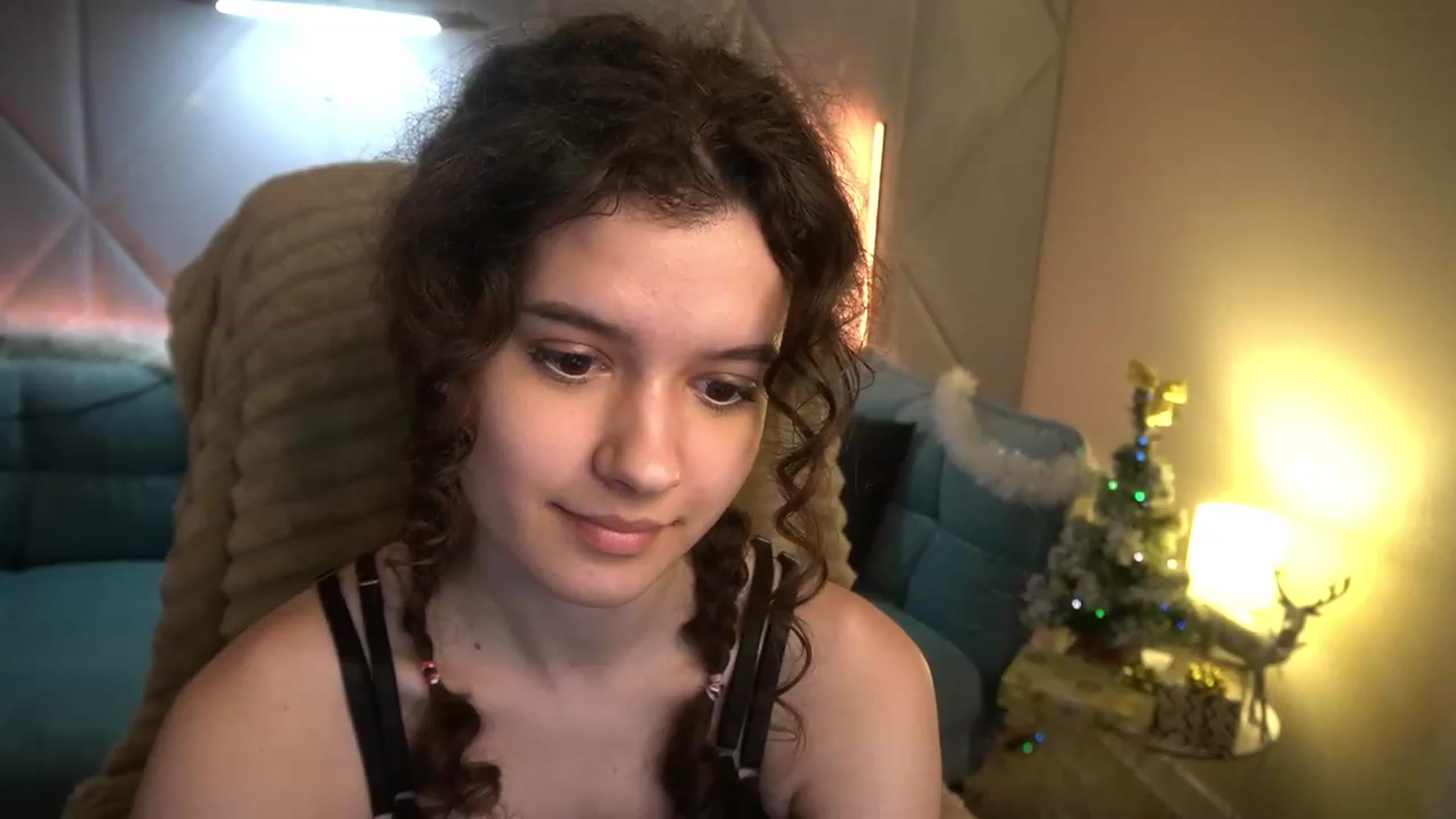 Gallery image thumbnail from Sherry_Li's myfreecams stream on, 01/04/2023, 15:57 image 8 of 20