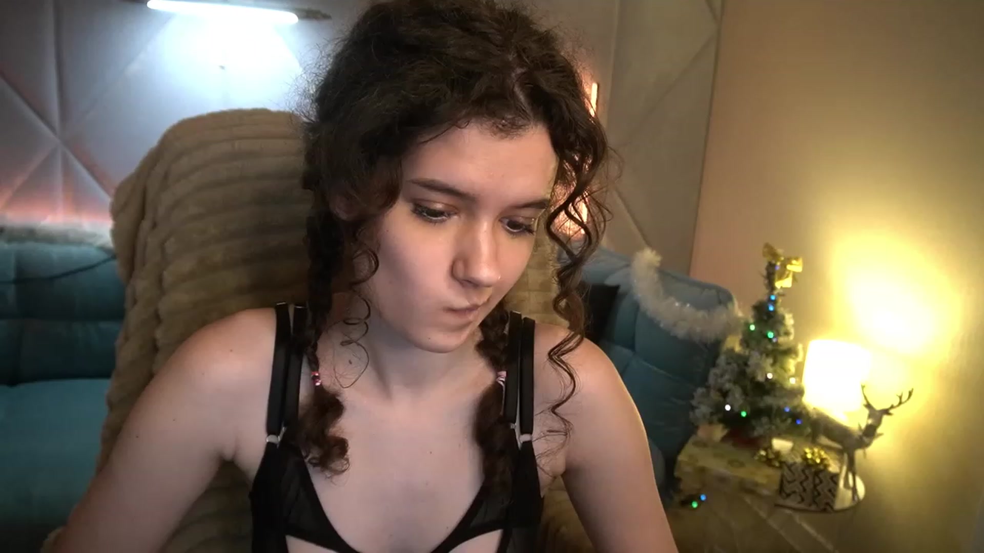 Gallery image thumbnail from Sherry_Li's myfreecams stream on, 01/04/2023, 15:57 image 18 of 20