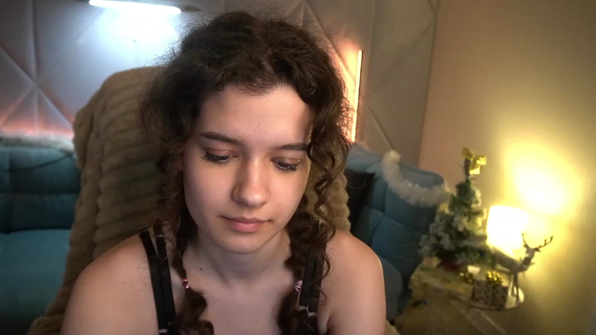 Gallery image thumbnail from Sherry_Li's myfreecams stream on, 01/04/2023, 15:57 image 15 of 20