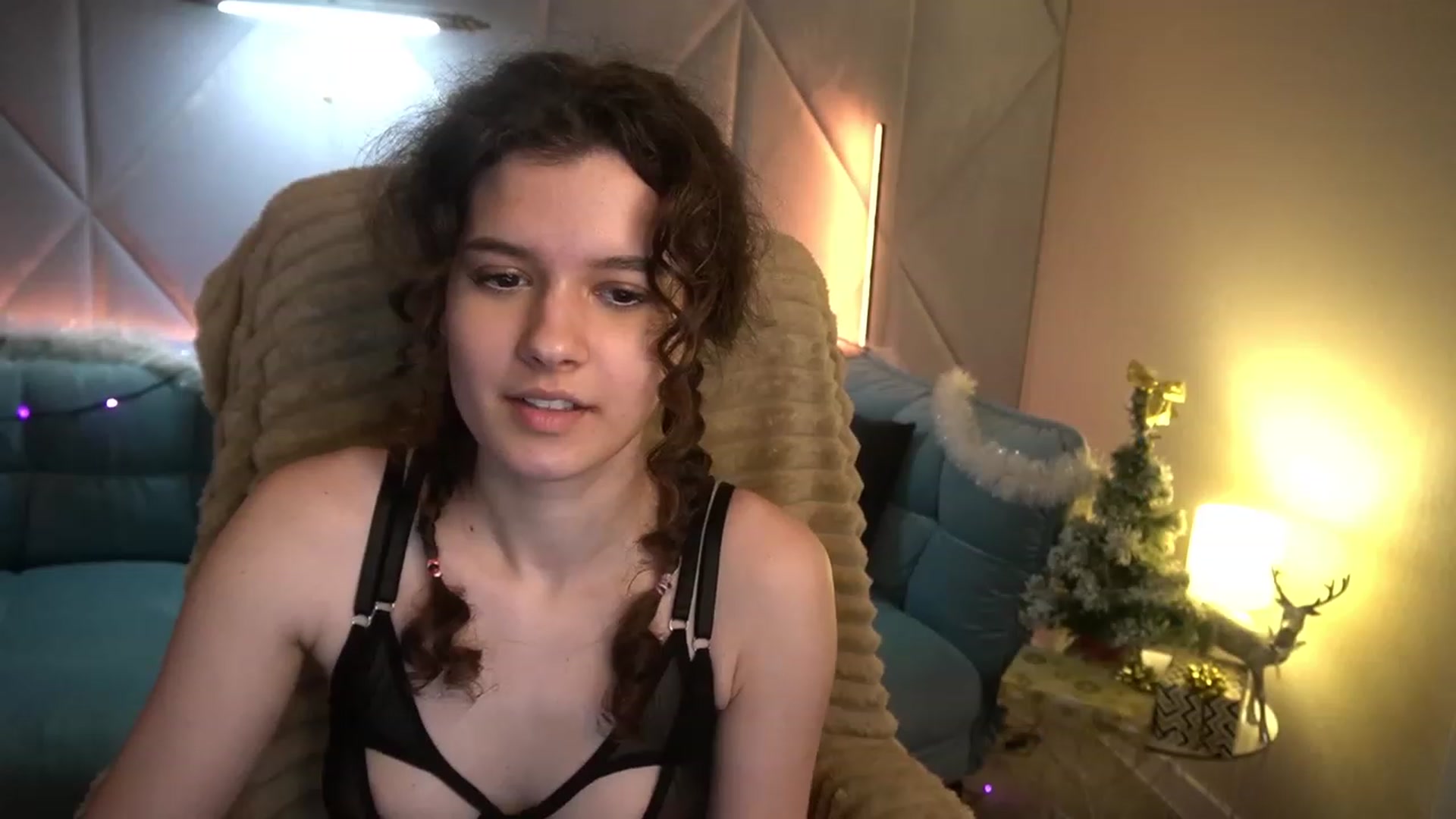 Gallery image thumbnail from Sherry_Li's myfreecams stream on, 01/04/2023, 15:57 image 5 of 20