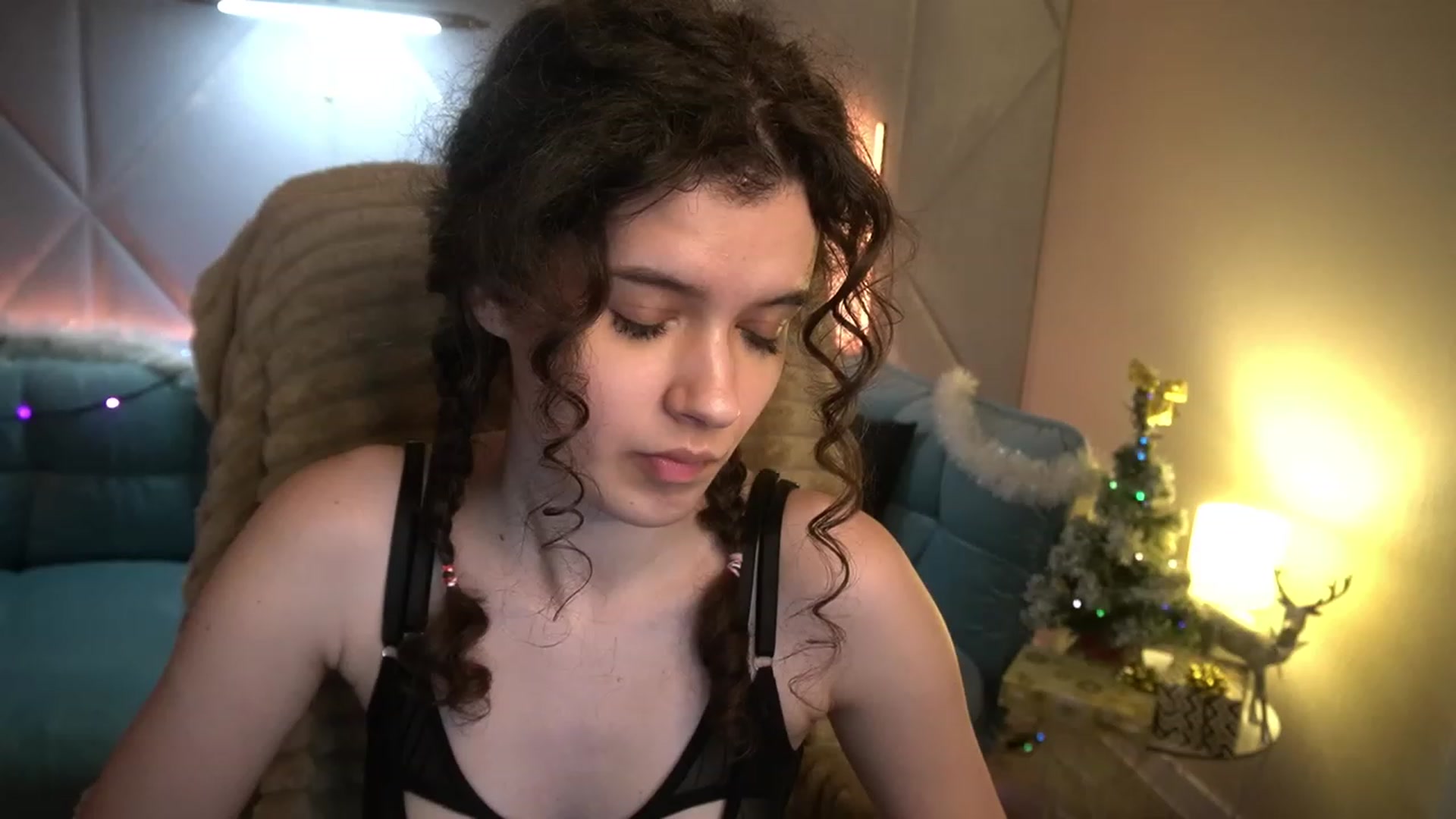 Gallery image thumbnail from Sherry_Li's myfreecams stream on, 01/04/2023, 15:57 image 19 of 20
