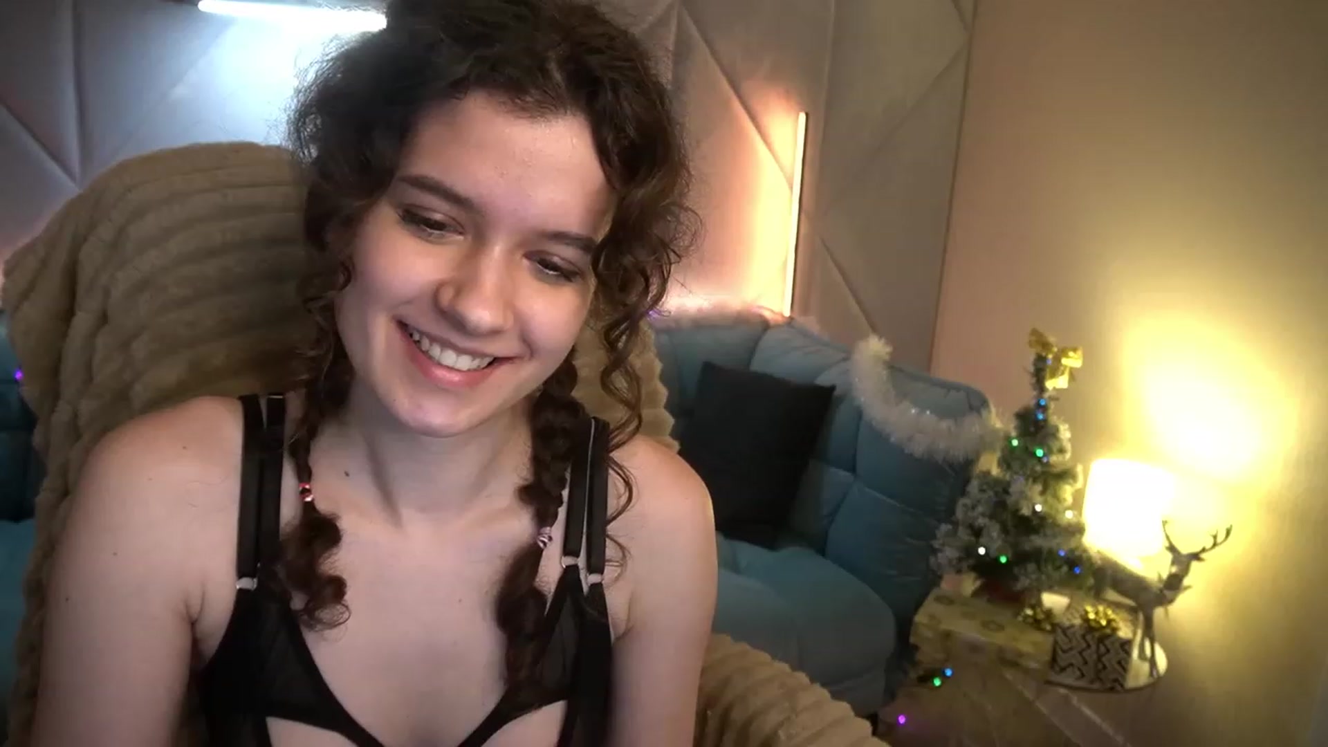 Gallery image thumbnail from Sherry_Li's myfreecams stream on, 01/04/2023, 15:57 image 12 of 20
